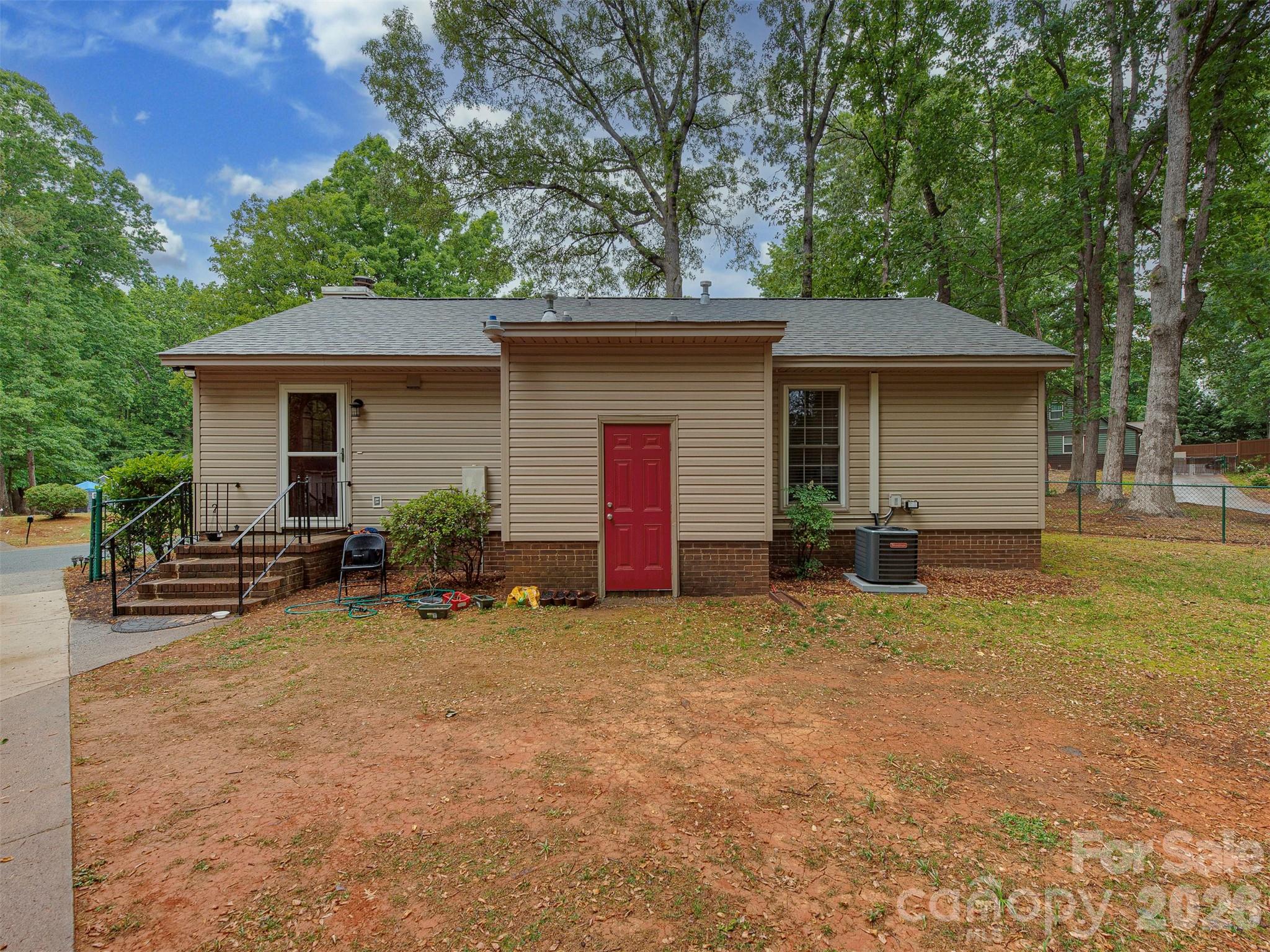 10200 Cairnsmore Place — Mint Hill