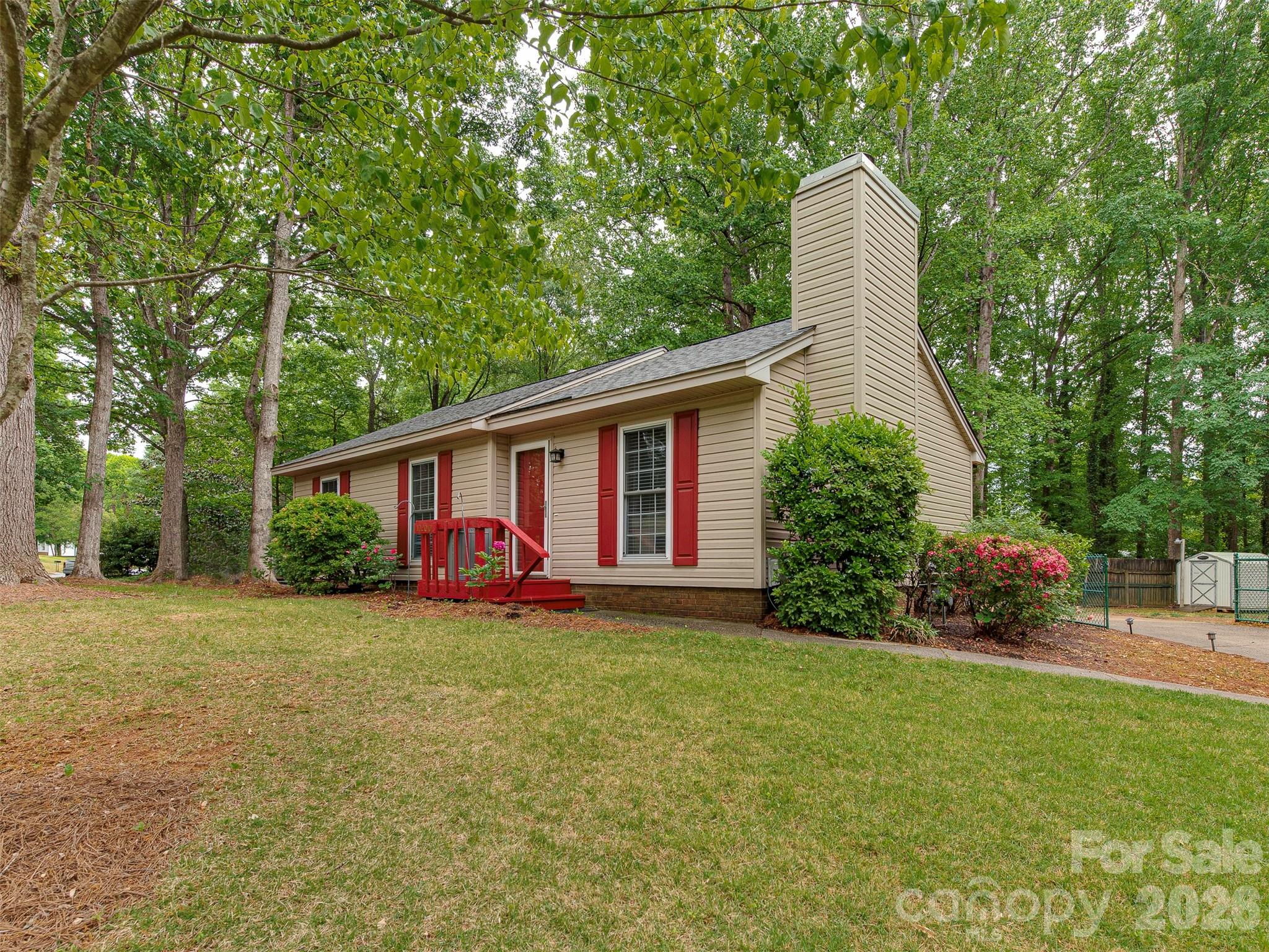 10200 Cairnsmore Place — Mint Hill