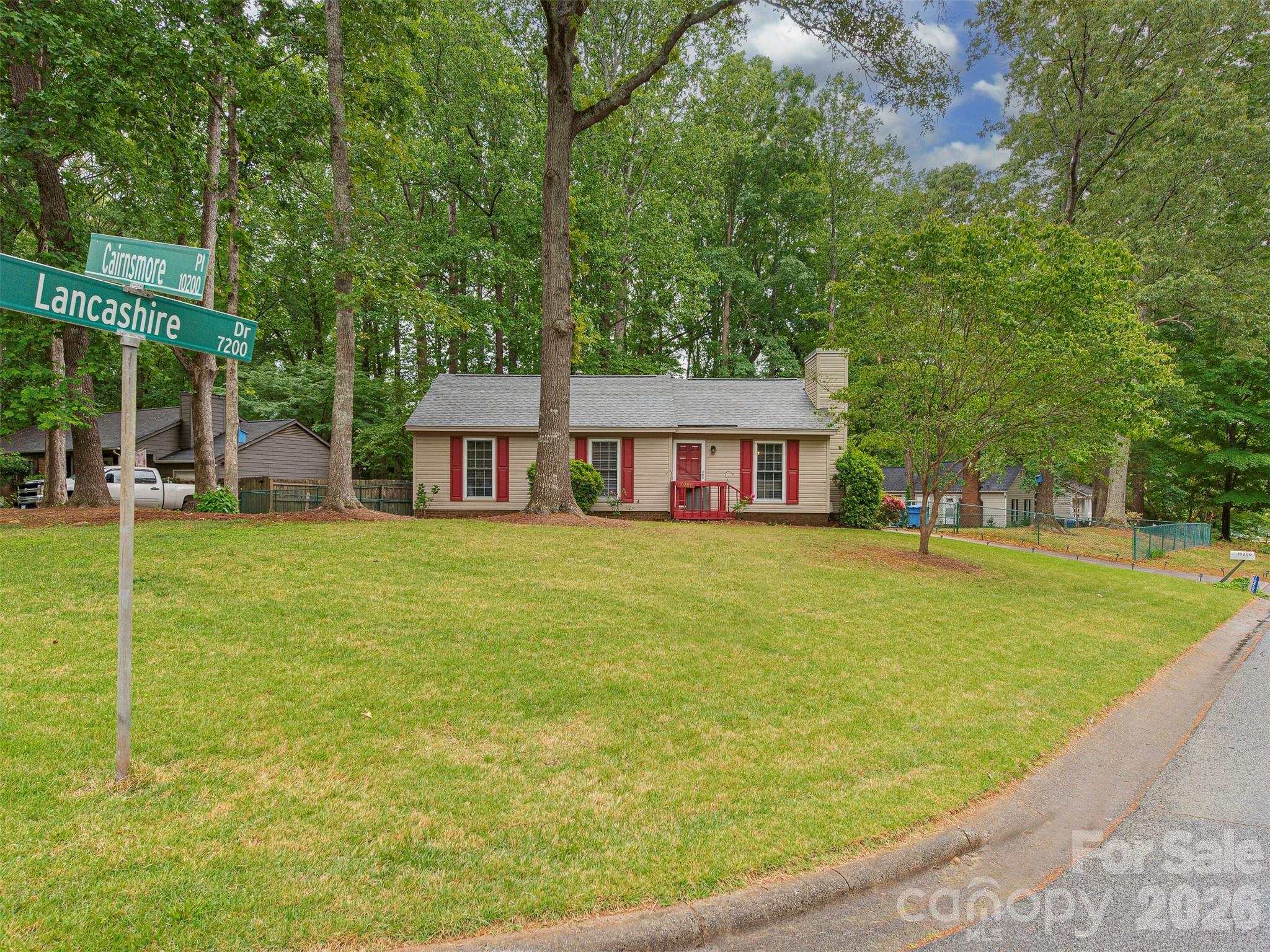 10200 Cairnsmore Place — Mint Hill