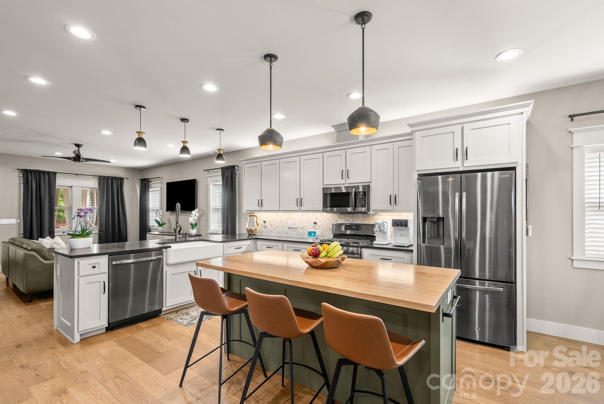 7 Acona Lane — Asheville