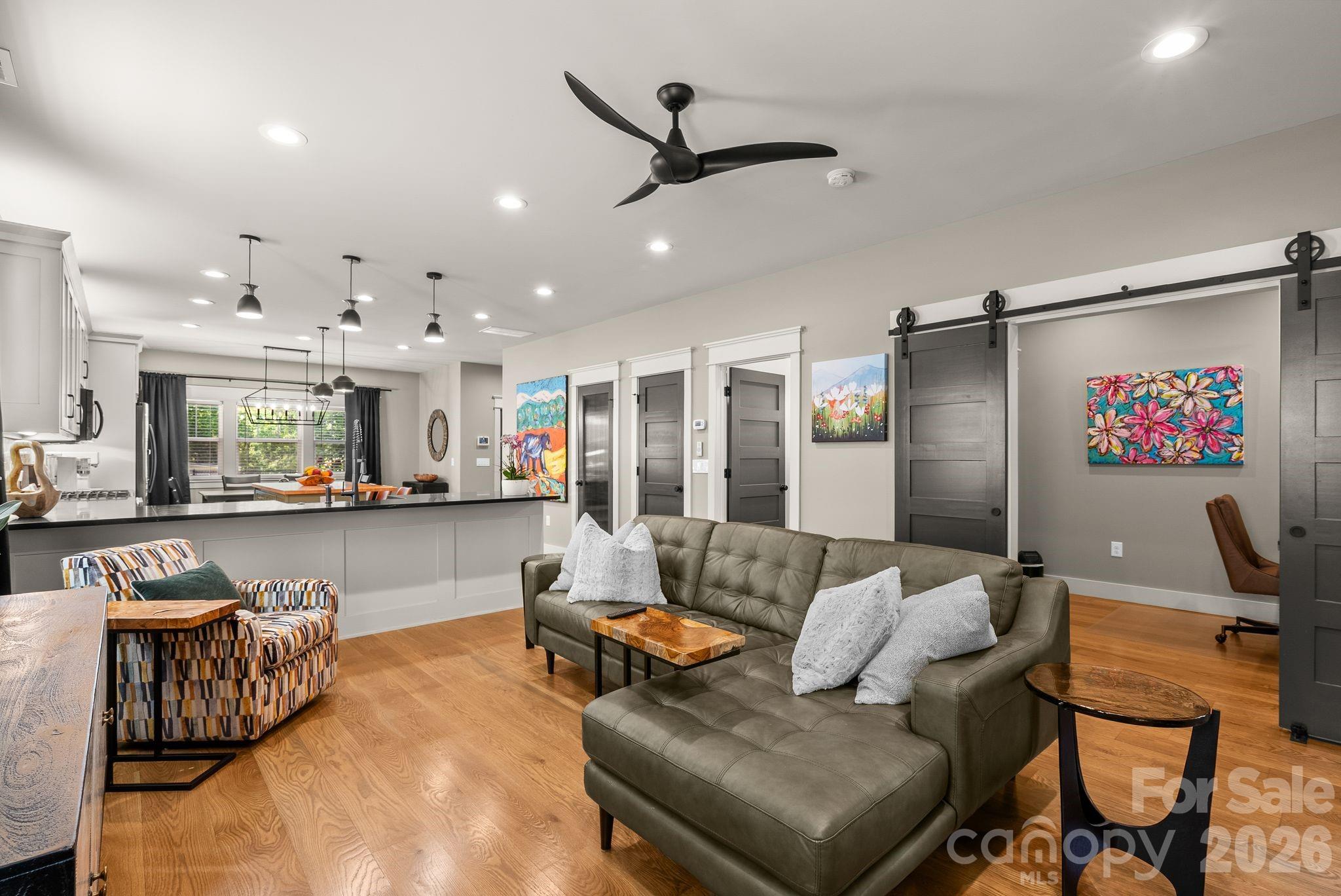 7 Acona Lane — Asheville