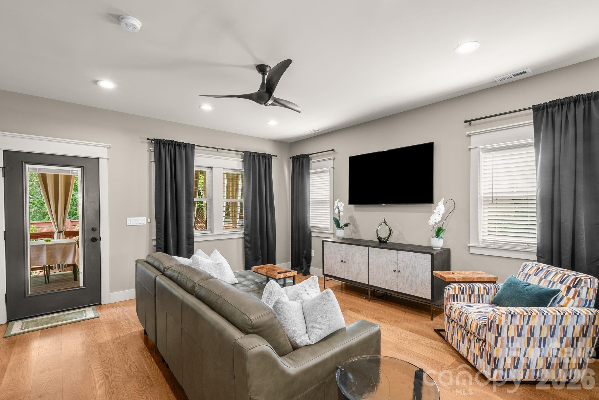 7 Acona Lane — Asheville