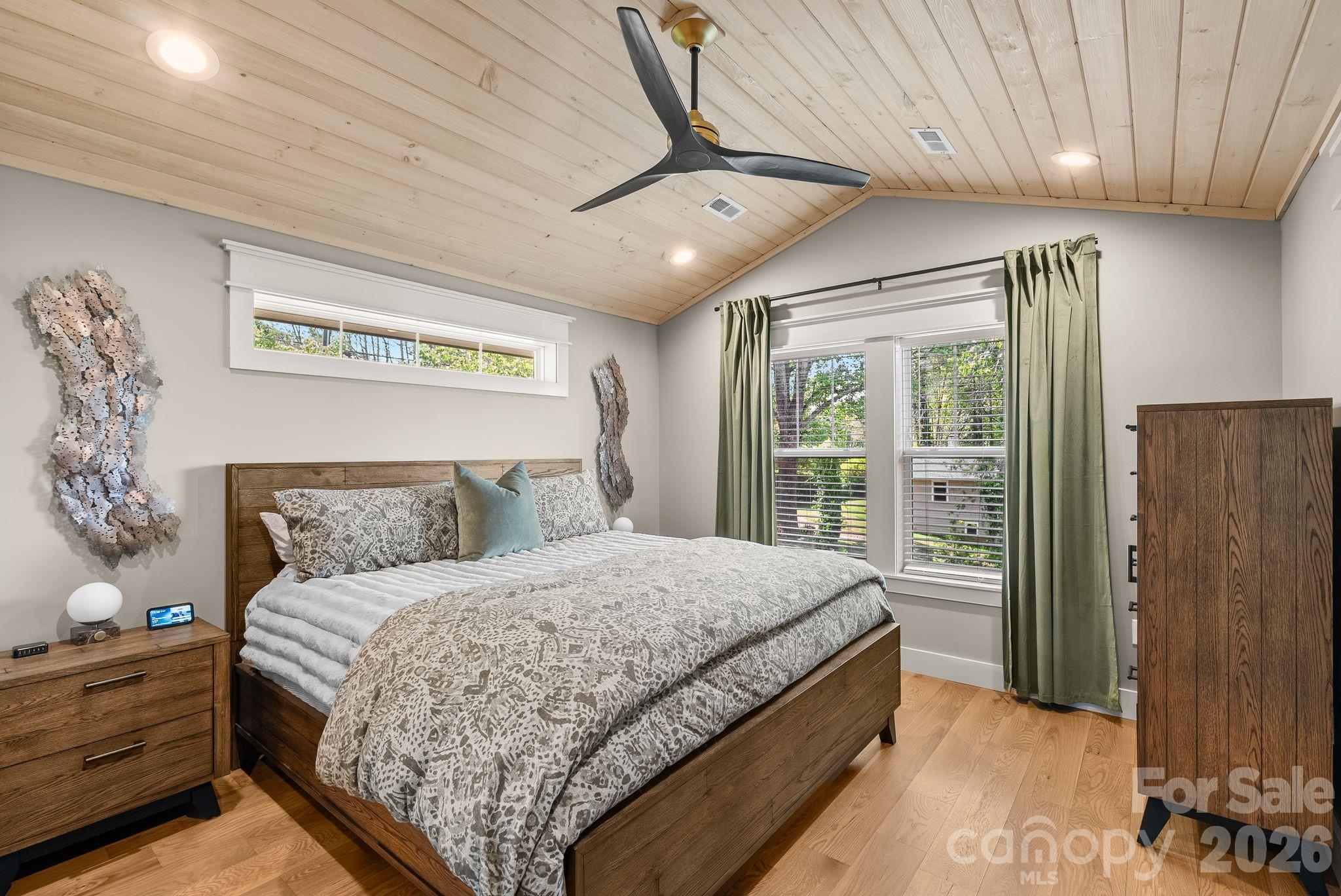 7 Acona Lane — Asheville