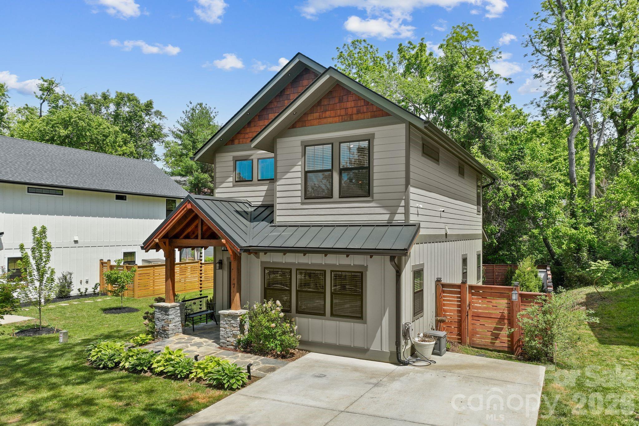 7 Acona Lane — Asheville