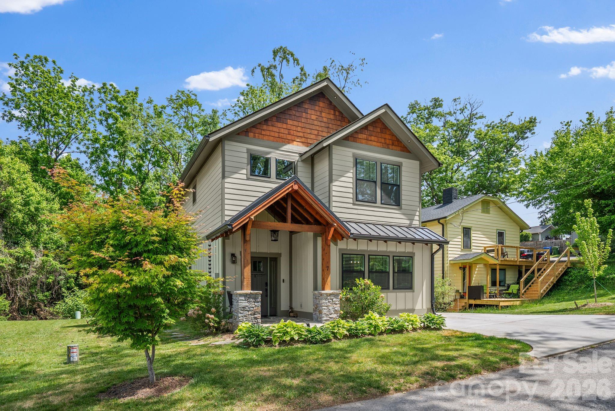 7 Acona Lane — Asheville