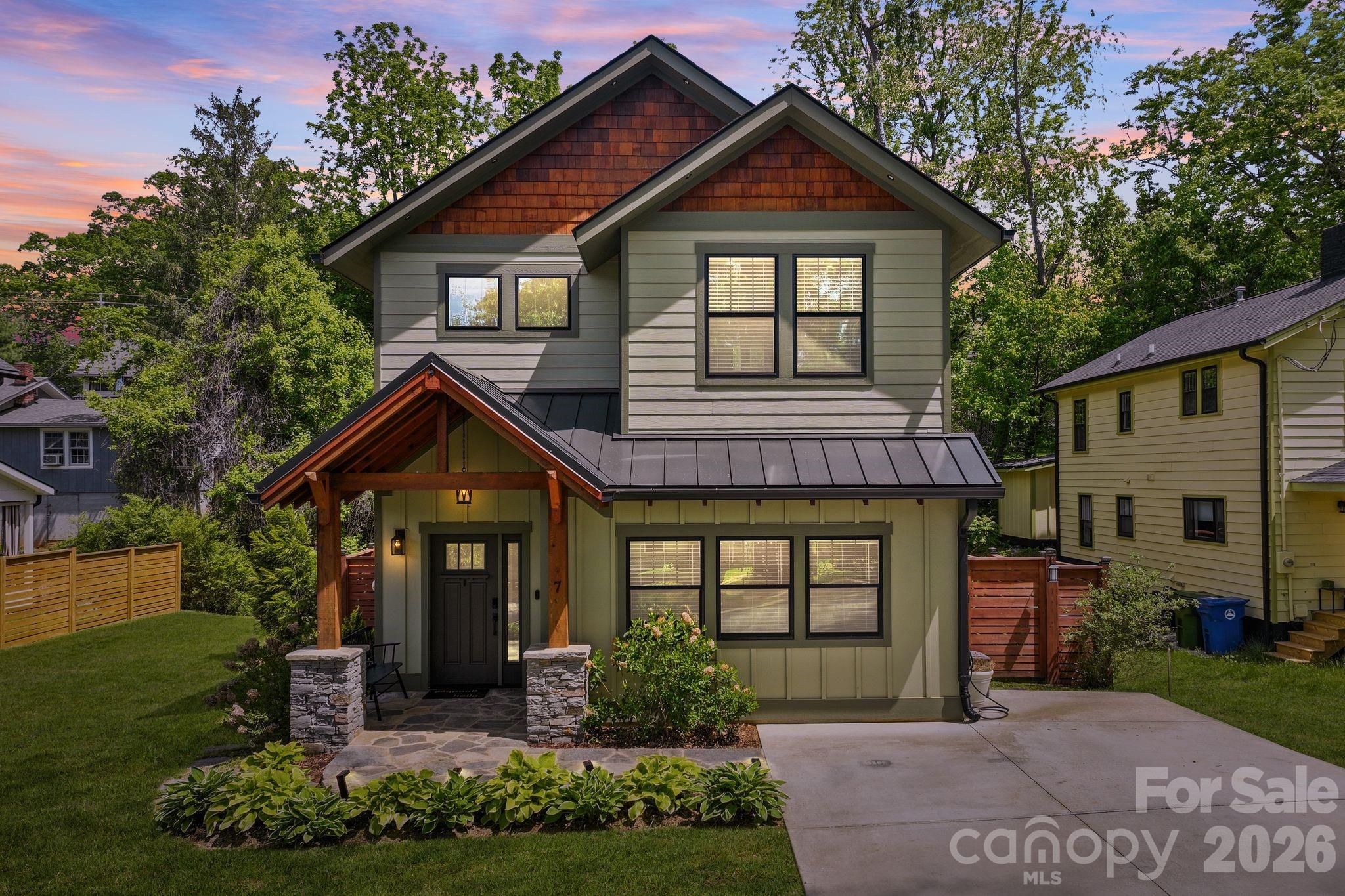 7 Acona Lane — Asheville