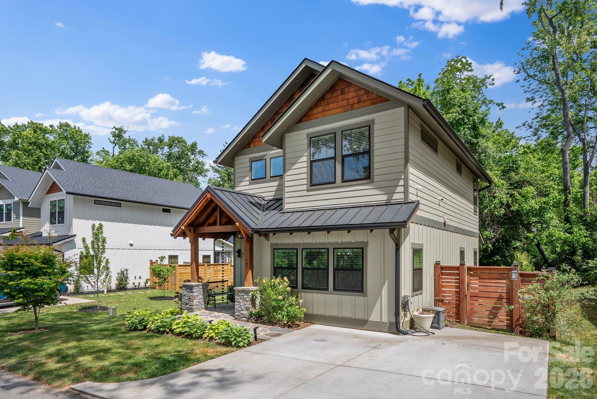 7 Acona Lane — Asheville