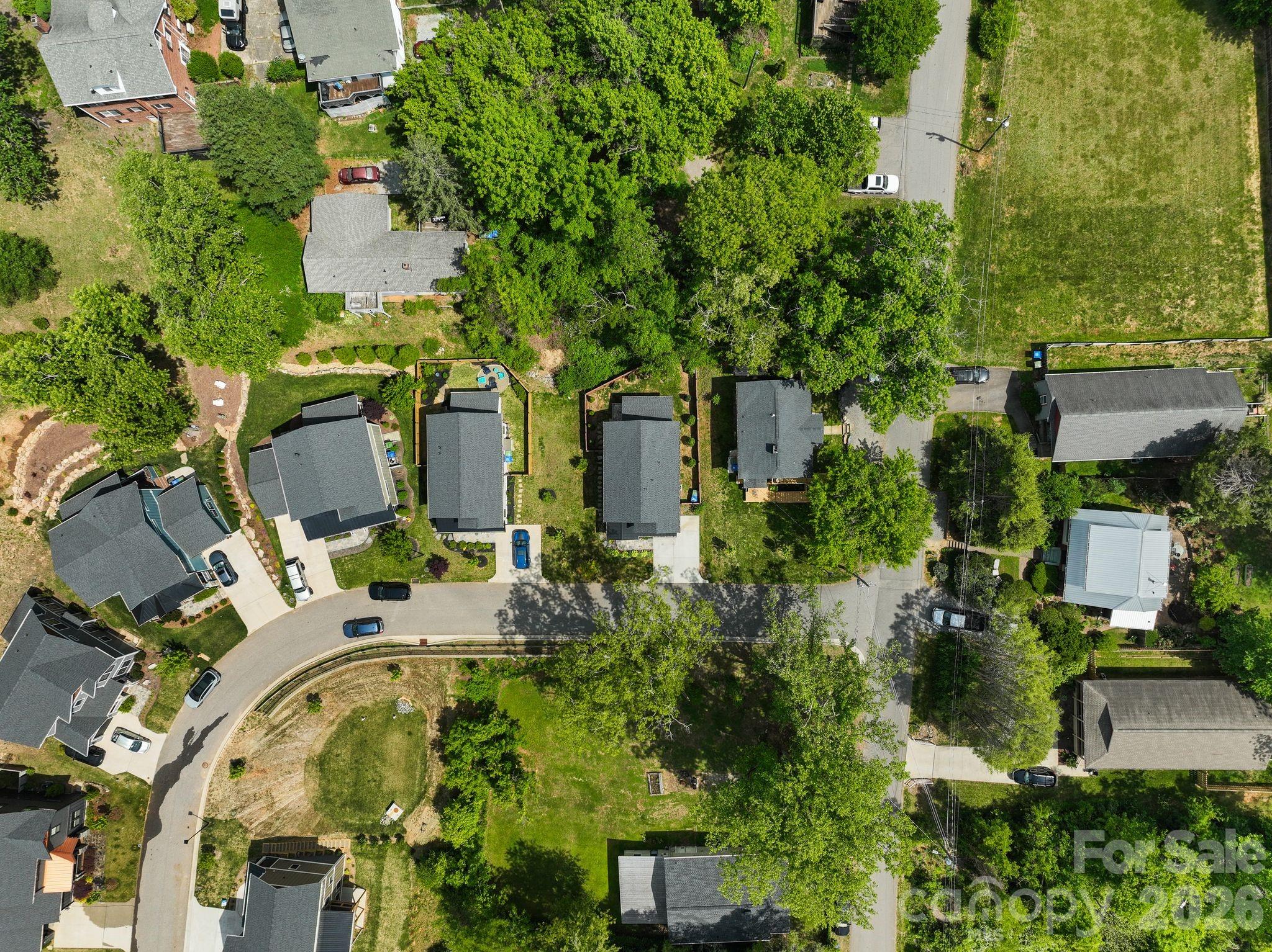 7 Acona Lane — Asheville