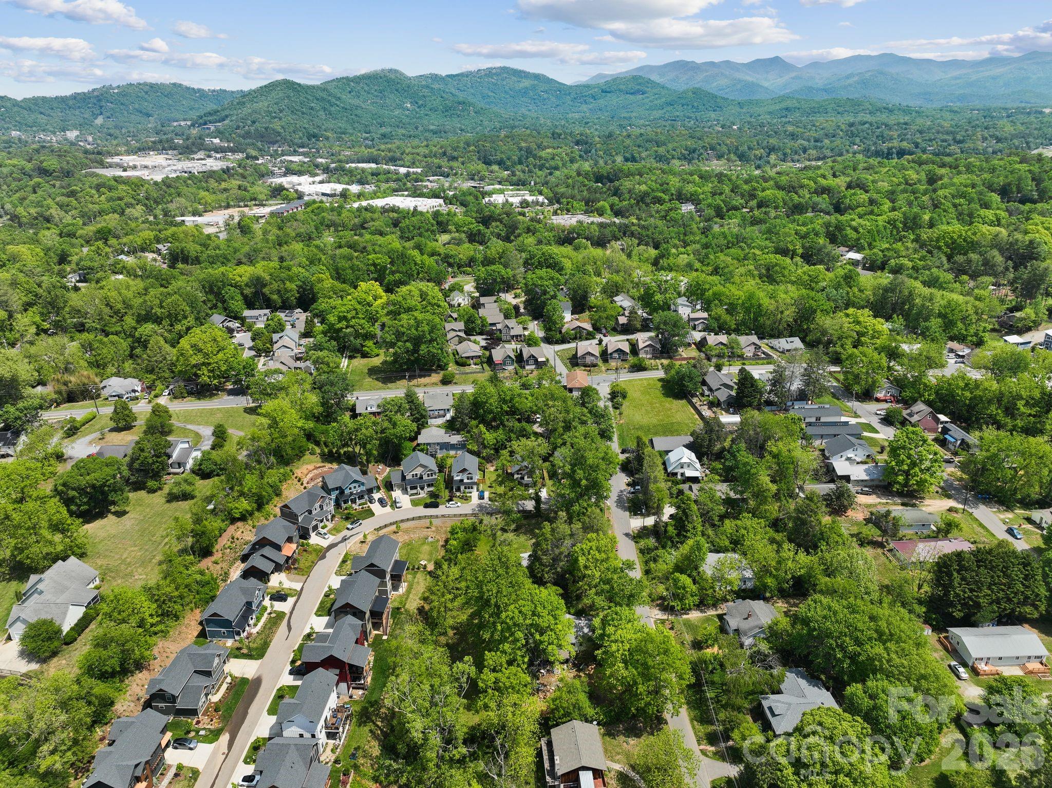 7 Acona Lane — Asheville