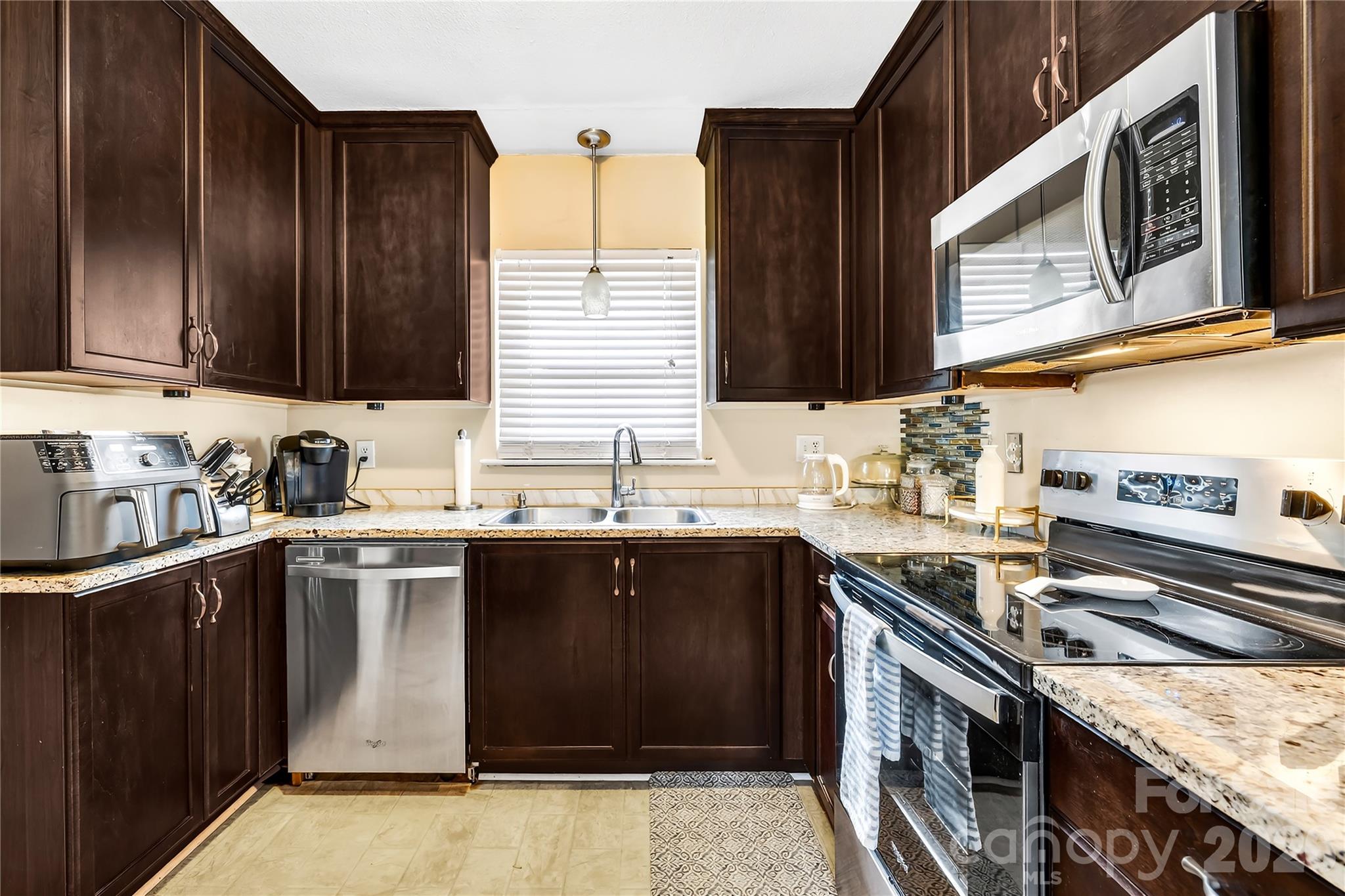 145 Driftwood Drive — Mooresville