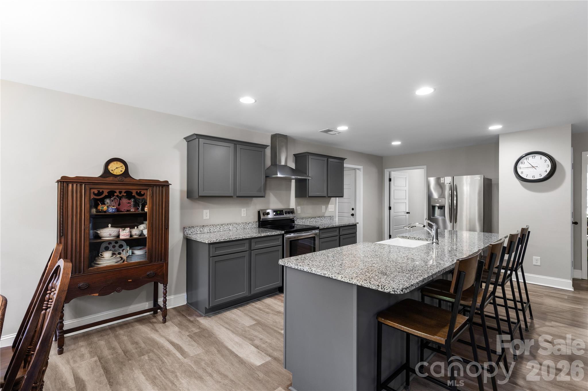 4335 Palmer Lloyd Road — Lancaster