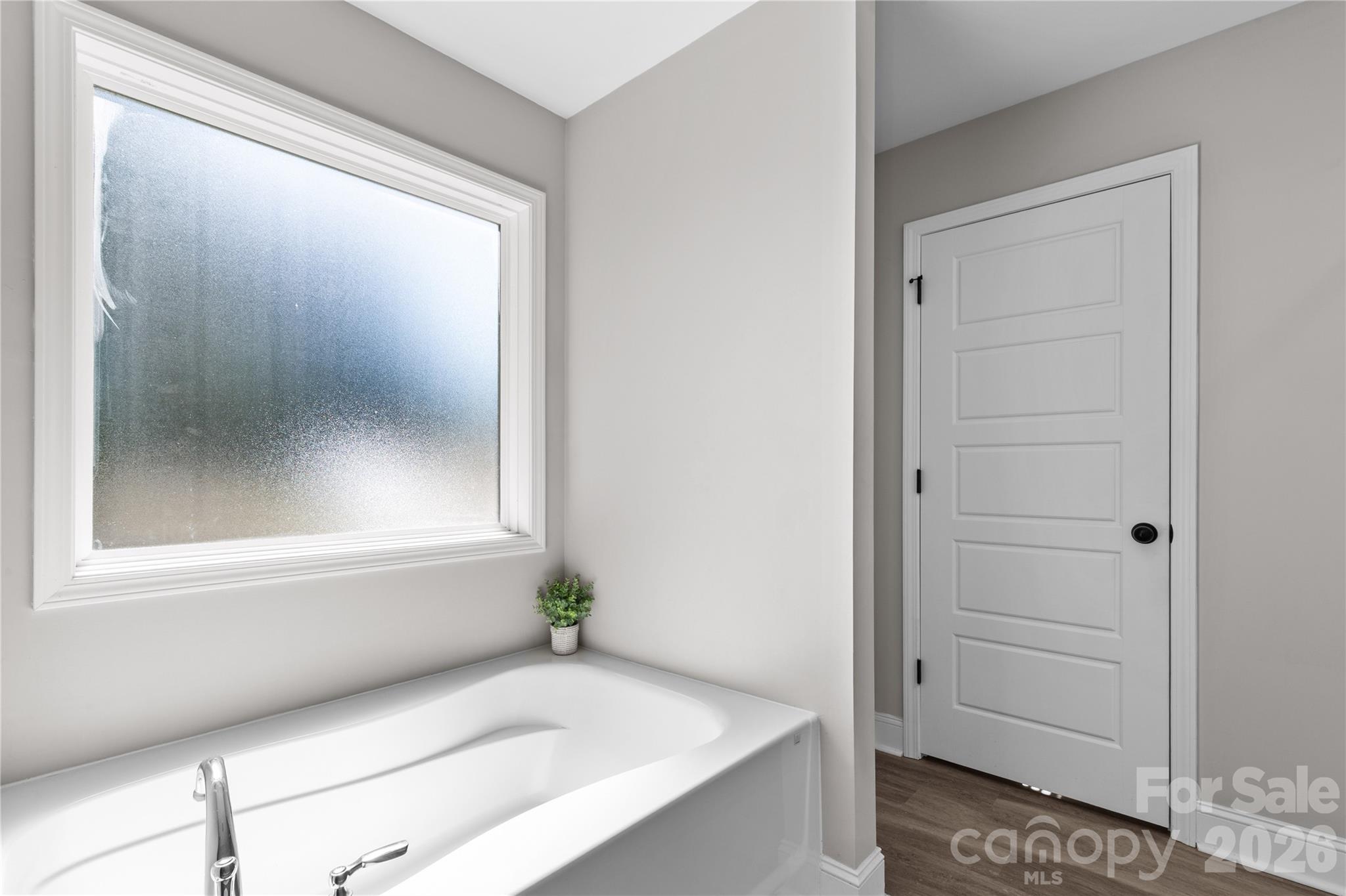 4335 Palmer Lloyd Road — Lancaster