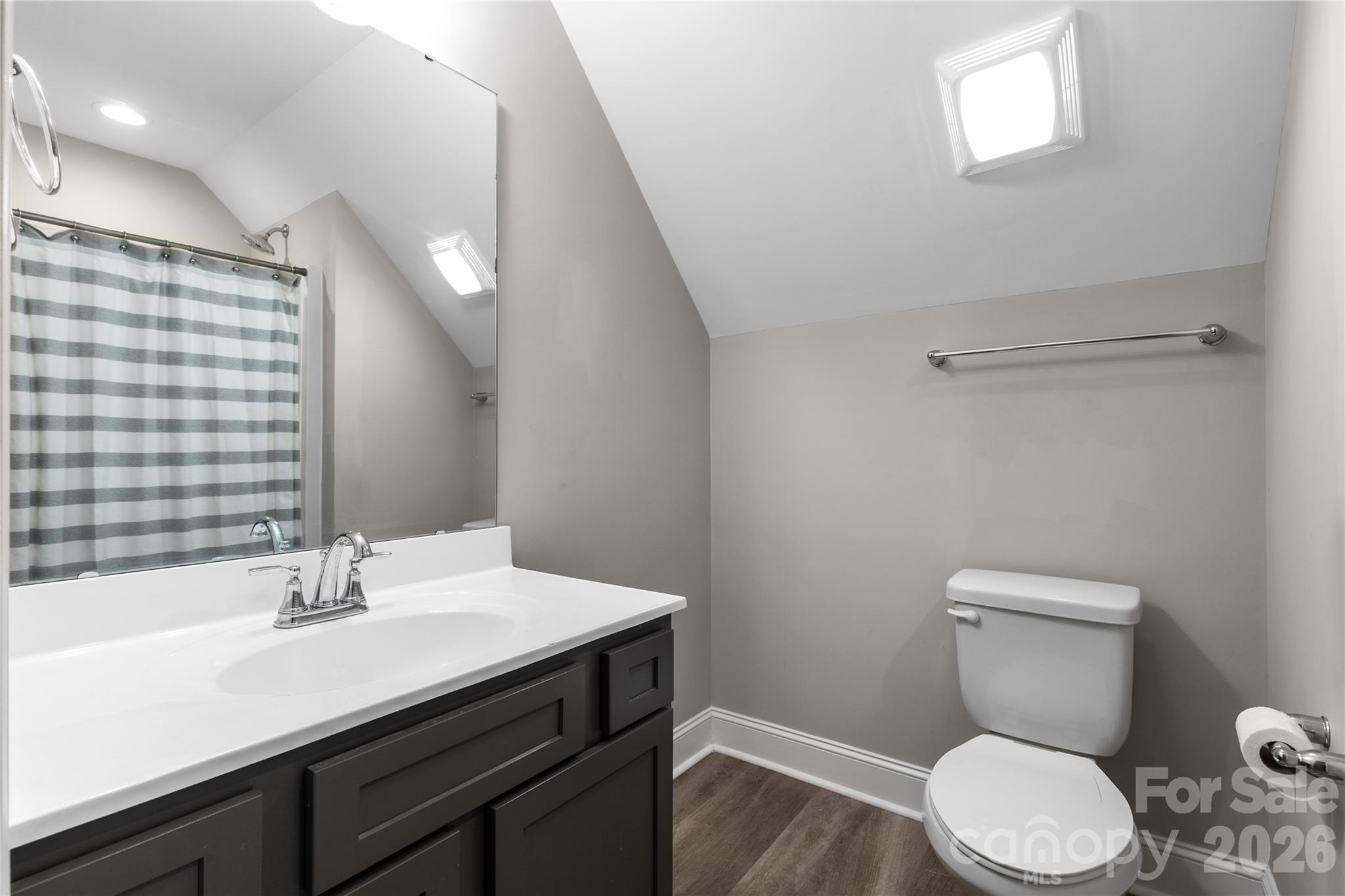 4335 Palmer Lloyd Road — Lancaster