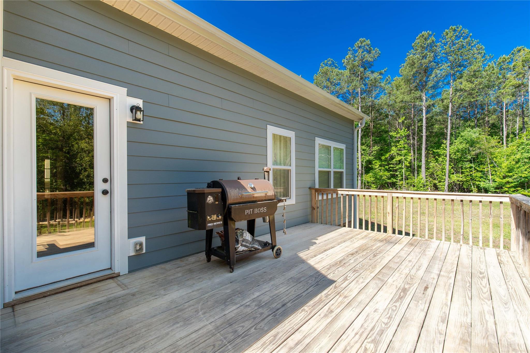 4335 Palmer Lloyd Road — Lancaster