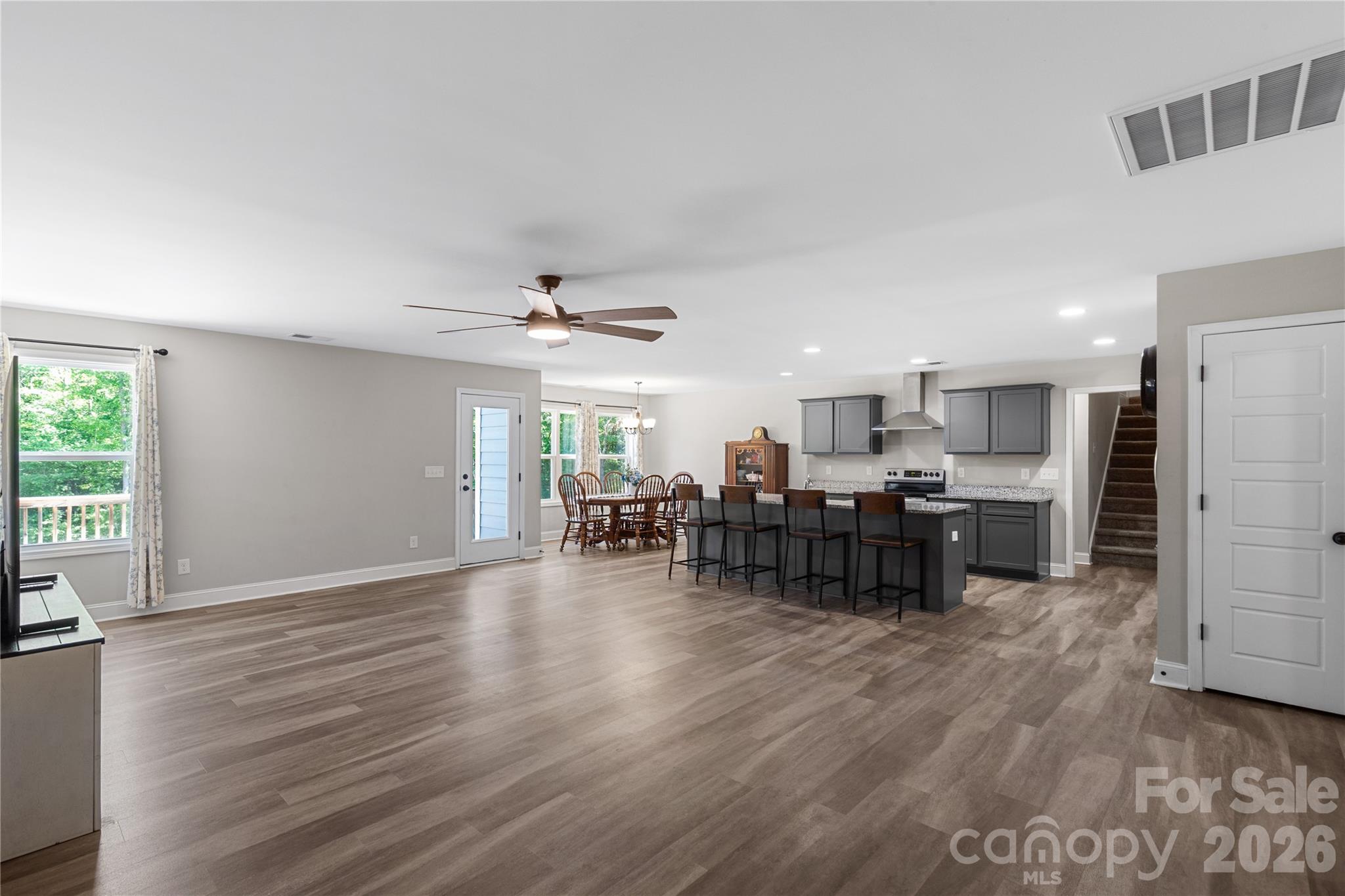 4335 Palmer Lloyd Road — Lancaster