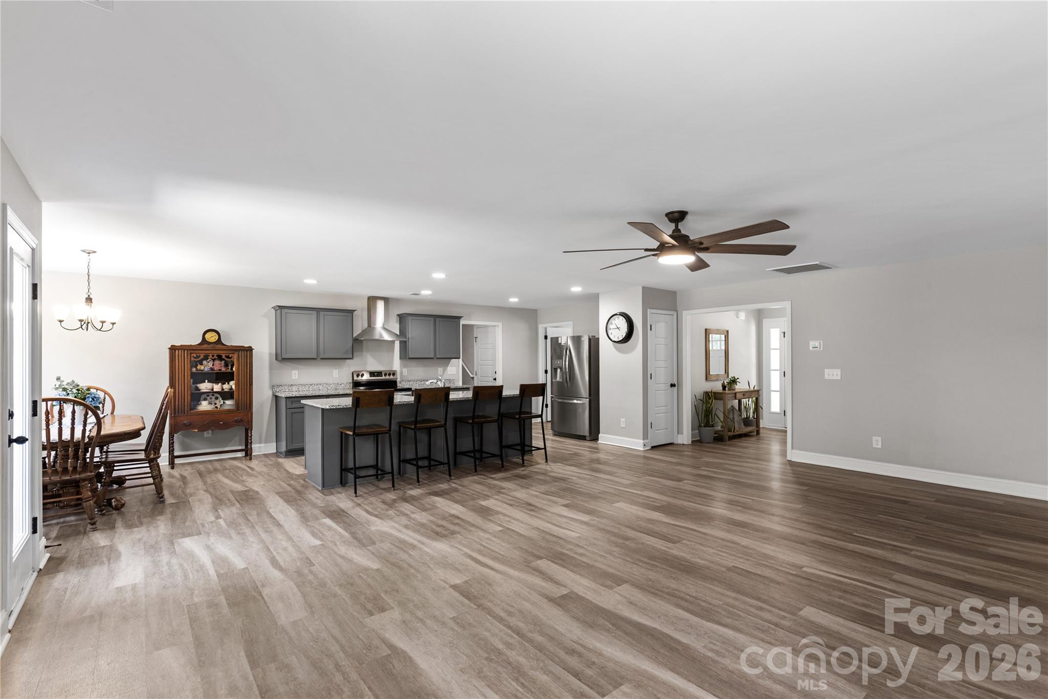 4335 Palmer Lloyd Road — Lancaster