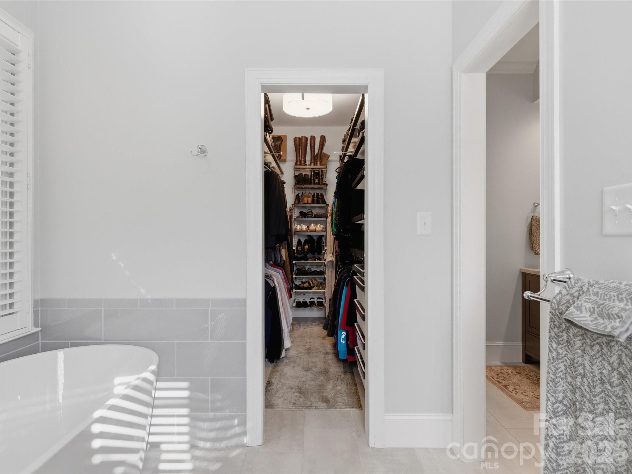 4417 Bridgewood Lane — Charlotte