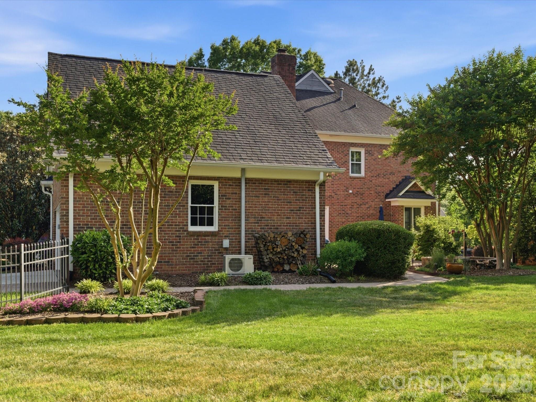 4417 Bridgewood Lane — Charlotte