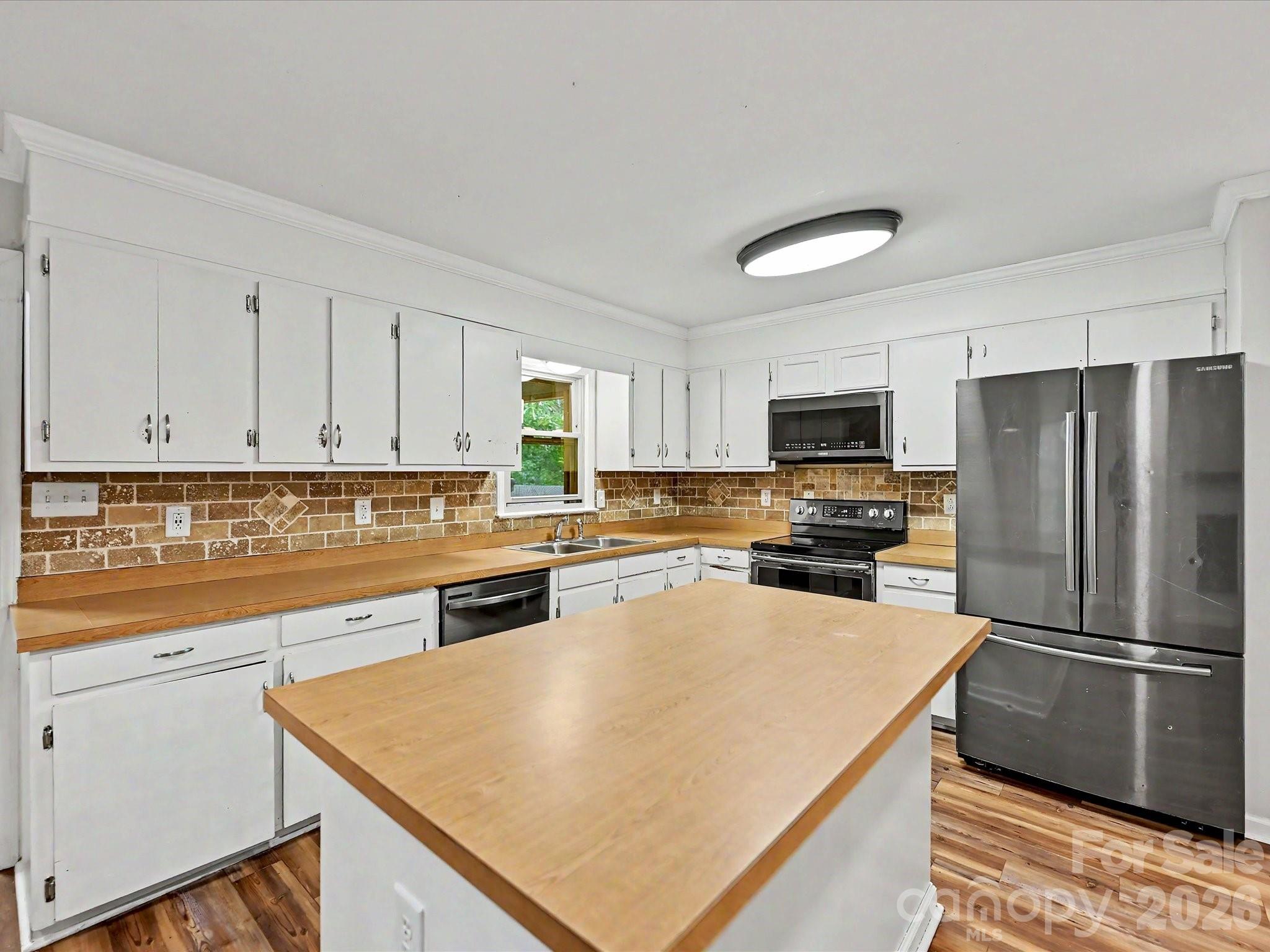 1123 S Forest Hills School Road — Marshville