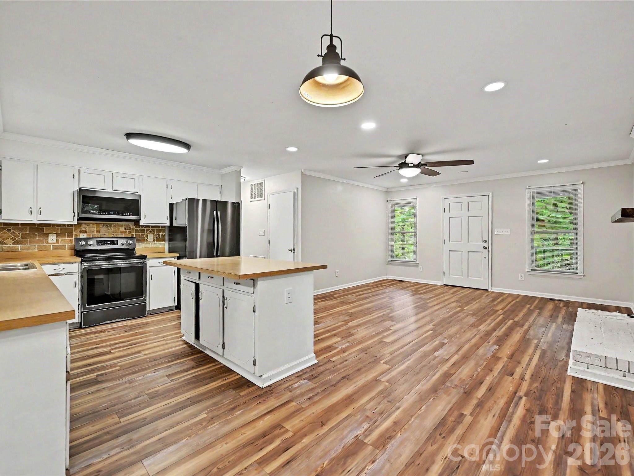 1123 S Forest Hills School Road — Marshville