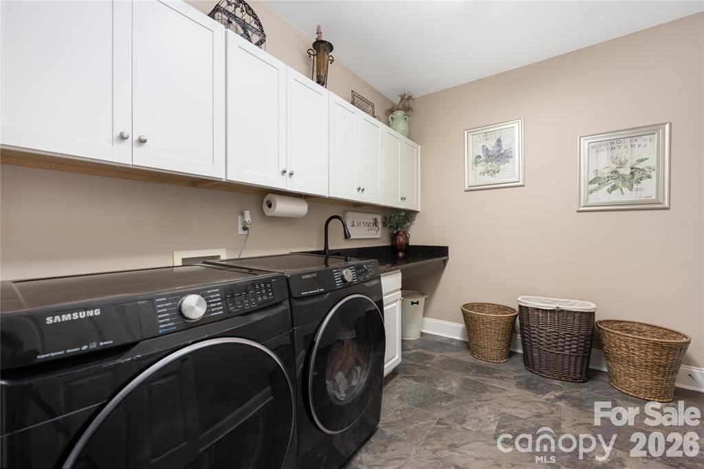 353 Marietta Road — Mooresville