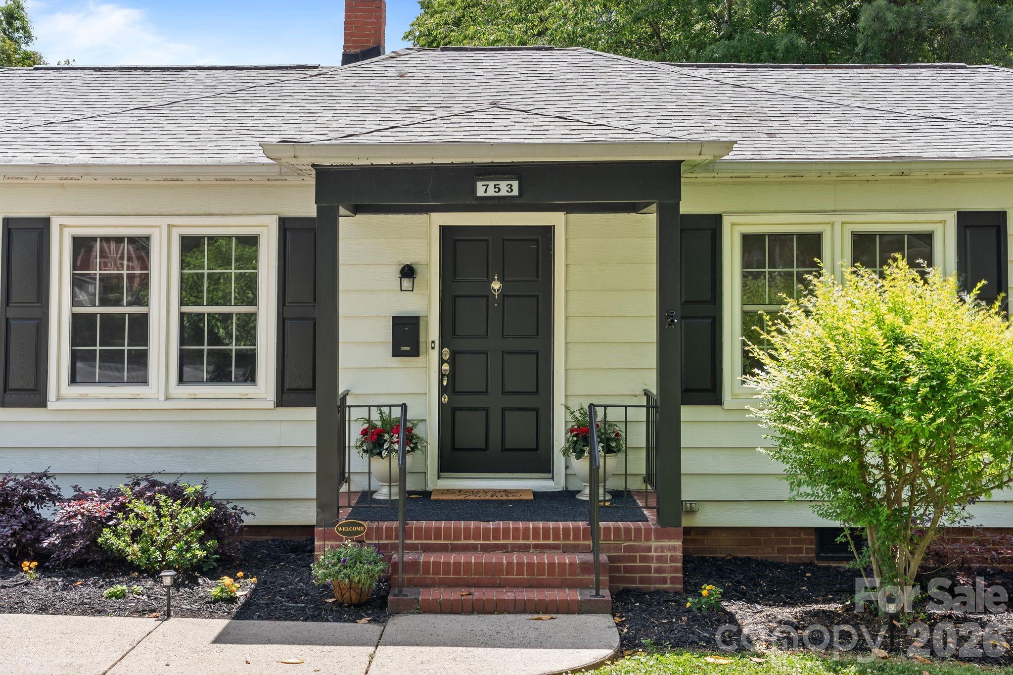 753 Carpenter Avenue — Mooresville