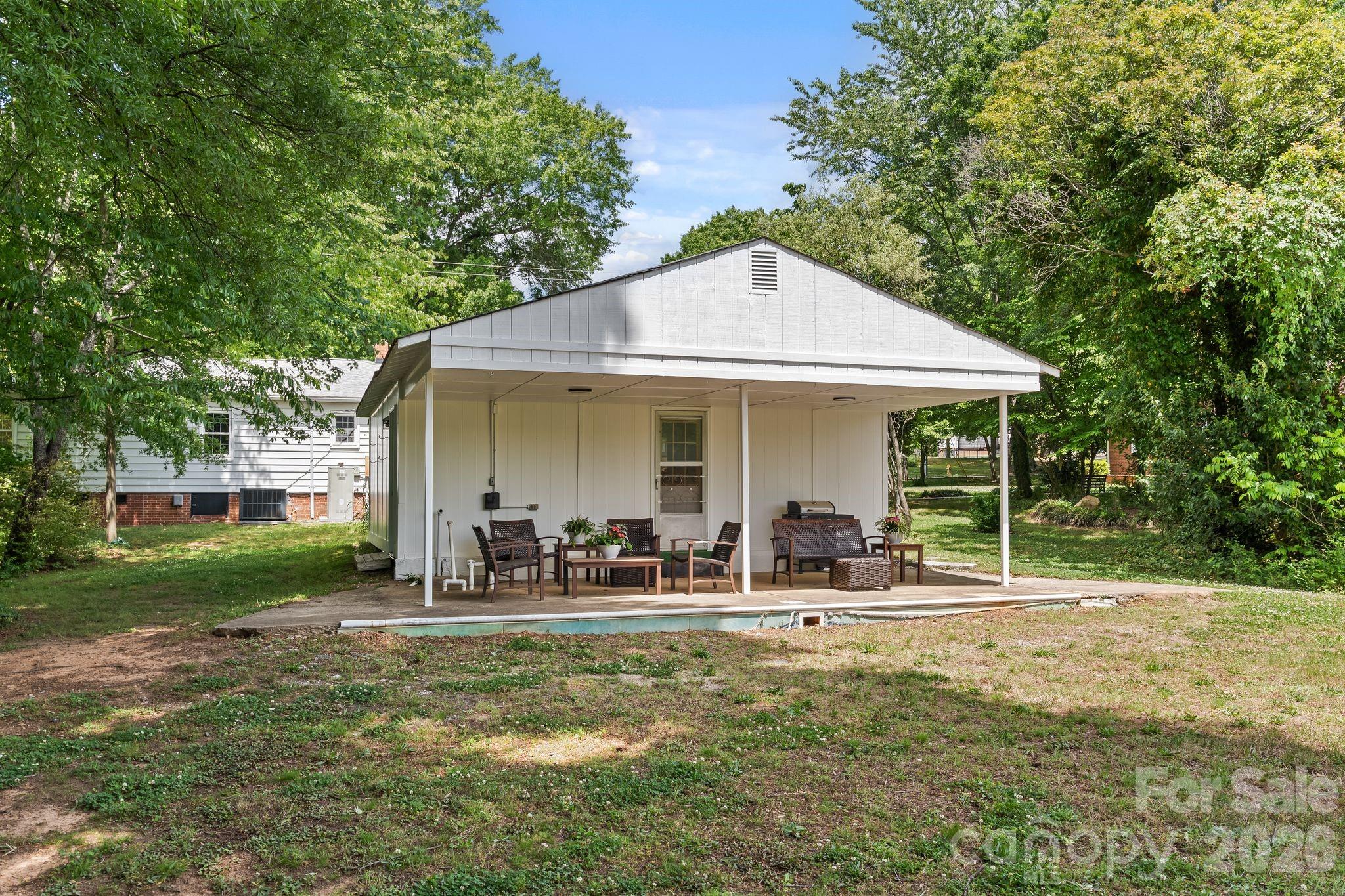 753 Carpenter Avenue — Mooresville