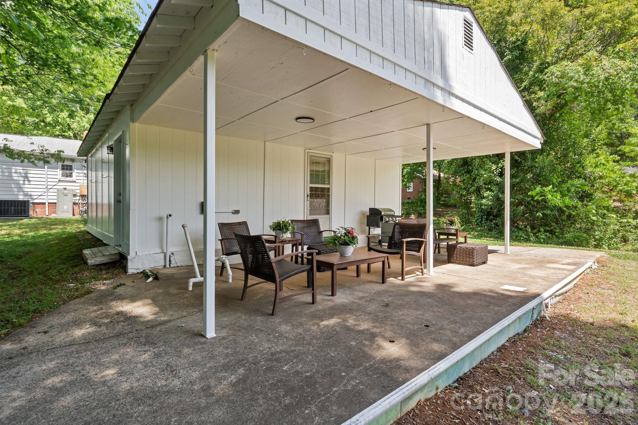 753 Carpenter Avenue — Mooresville