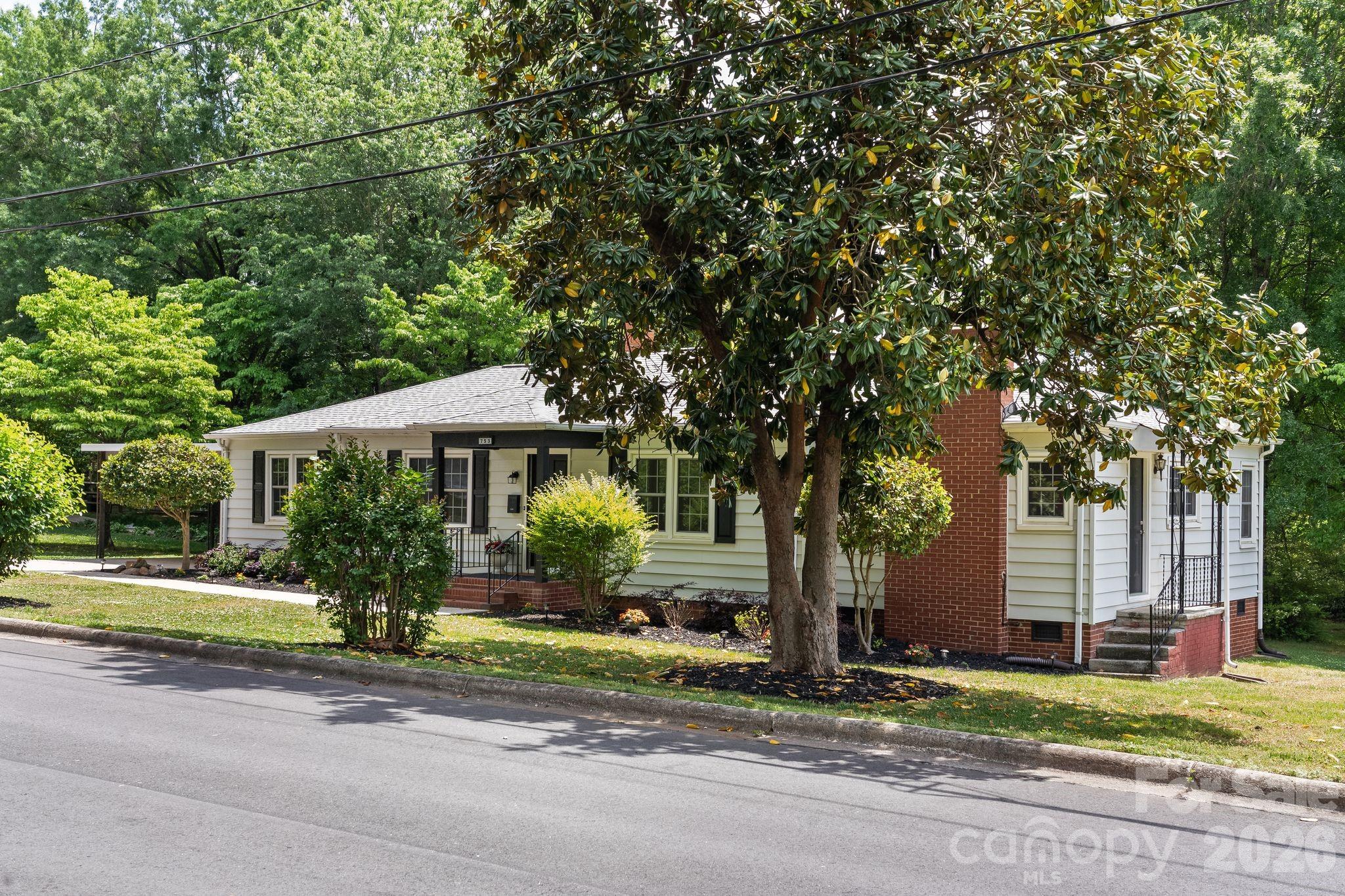 753 Carpenter Avenue — Mooresville