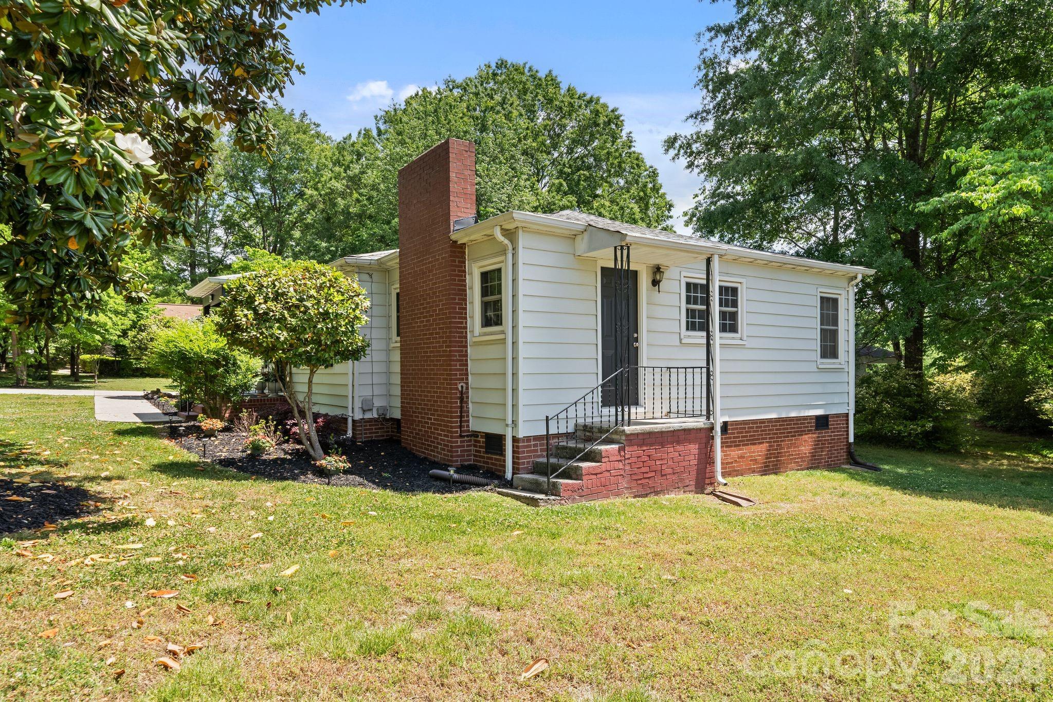 753 Carpenter Avenue — Mooresville