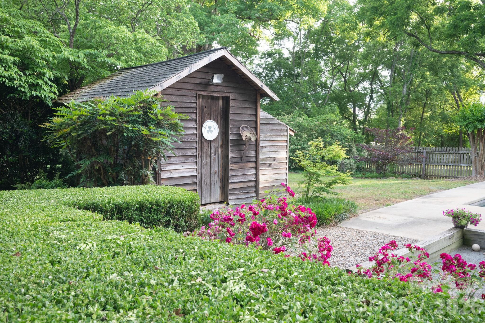 10915 Beatties Ford Road — Huntersville