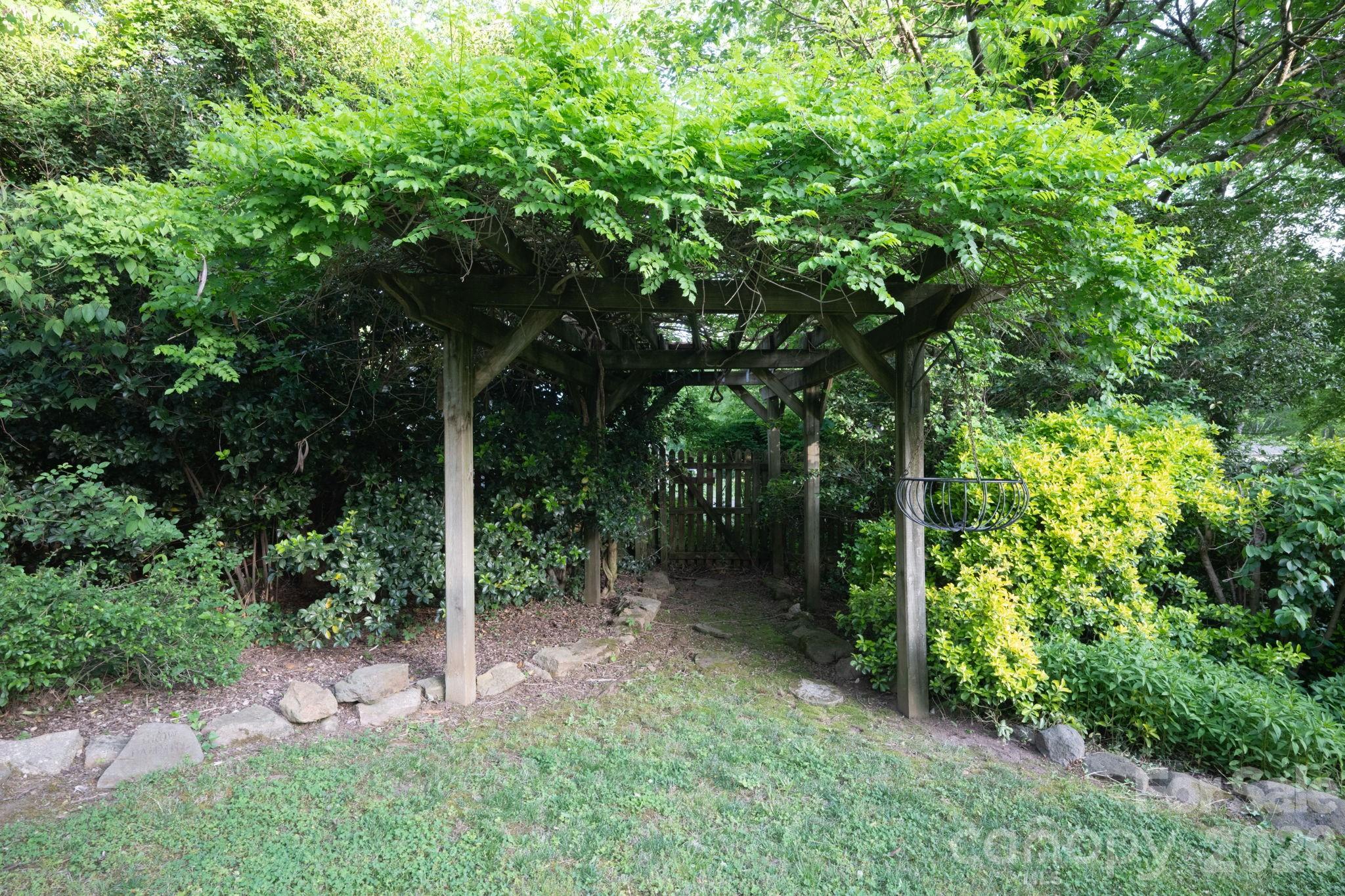 10915 Beatties Ford Road — Huntersville