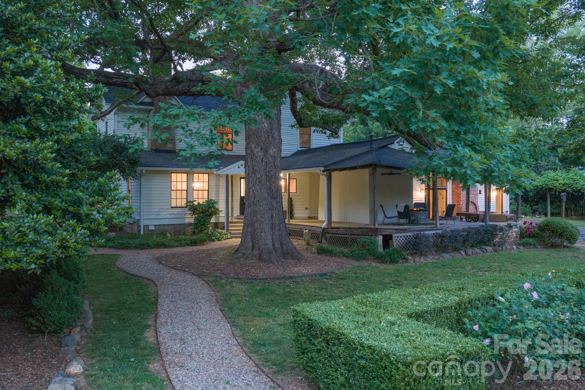 10915 Beatties Ford Road — Huntersville