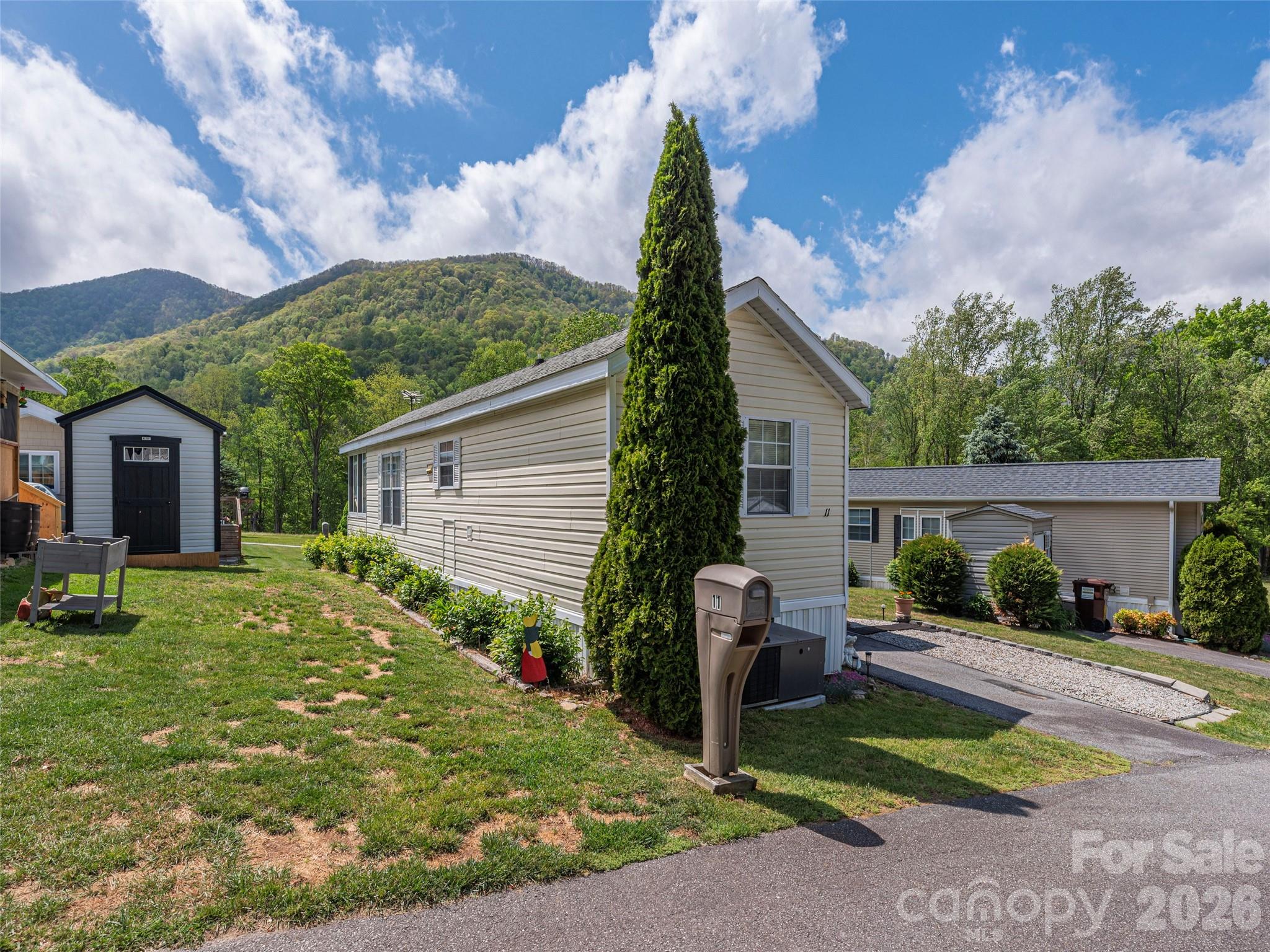 11 Valentine Drive — Maggie Valley