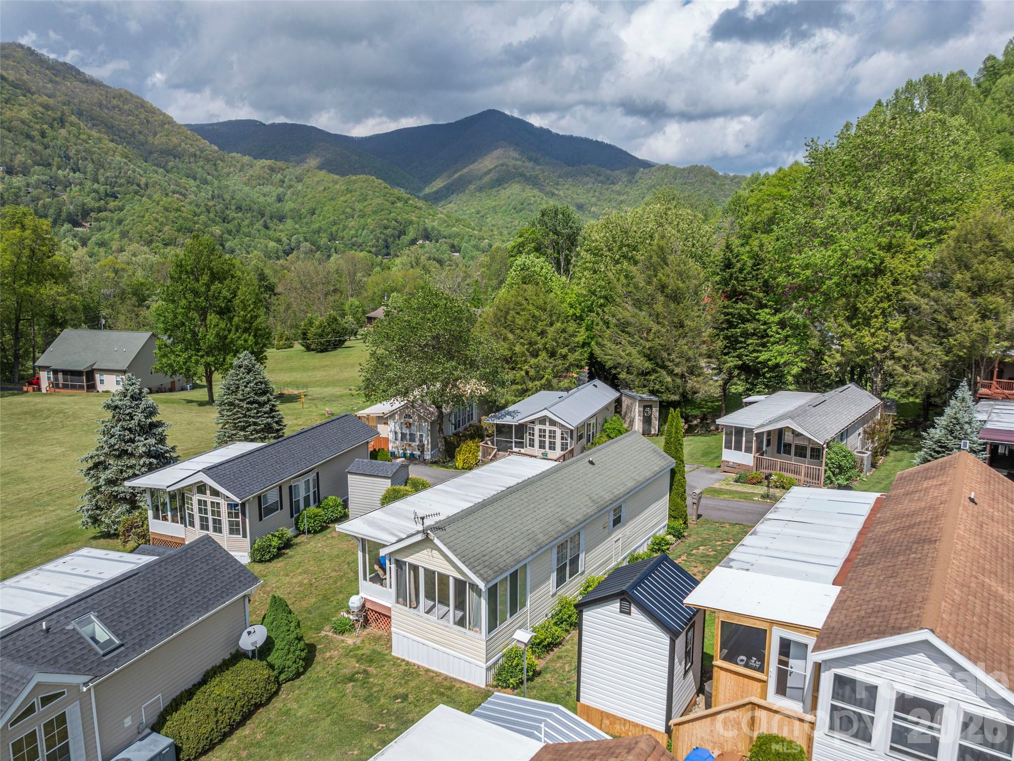 11 Valentine Drive — Maggie Valley