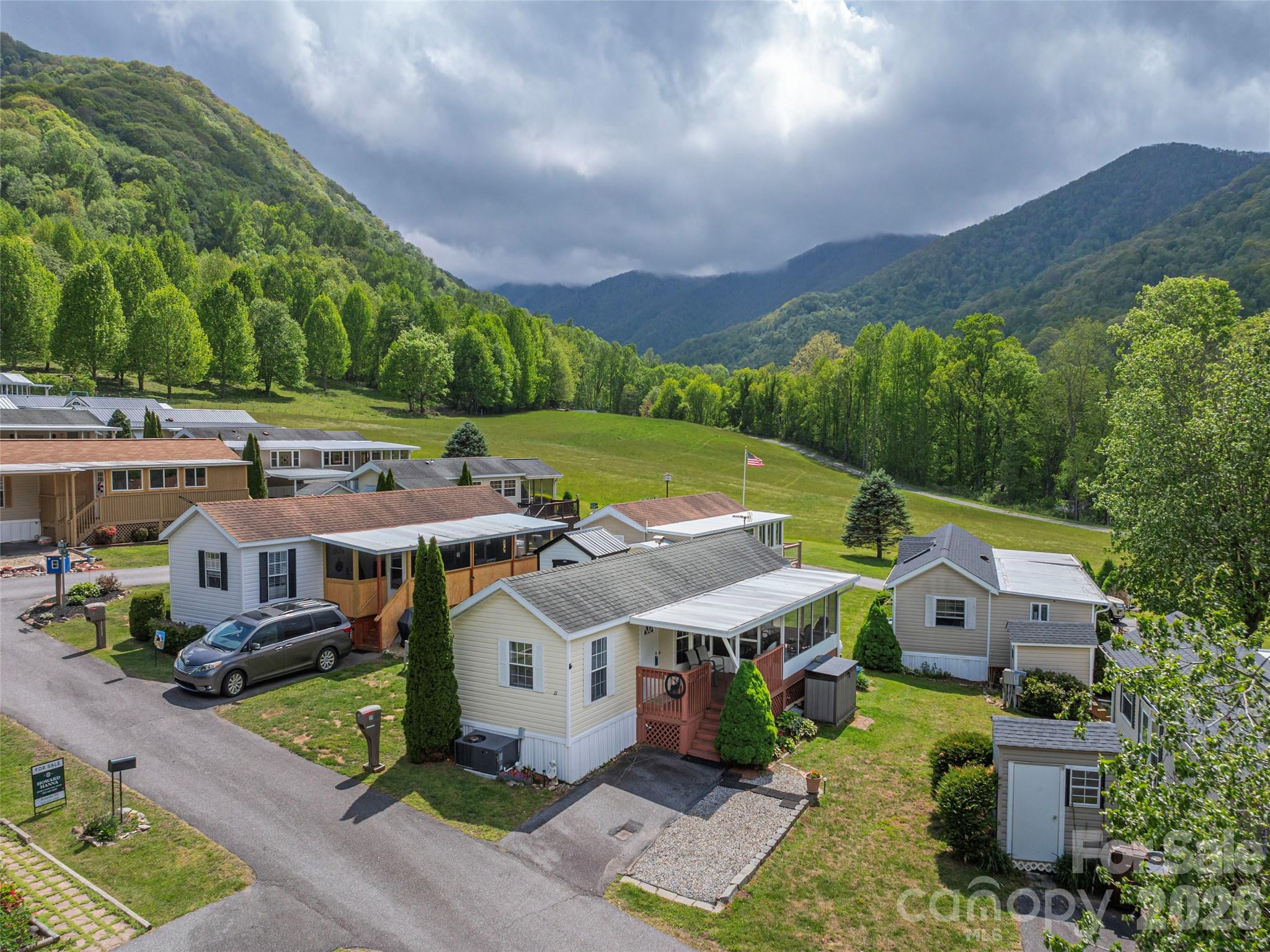 11 Valentine Drive — Maggie Valley