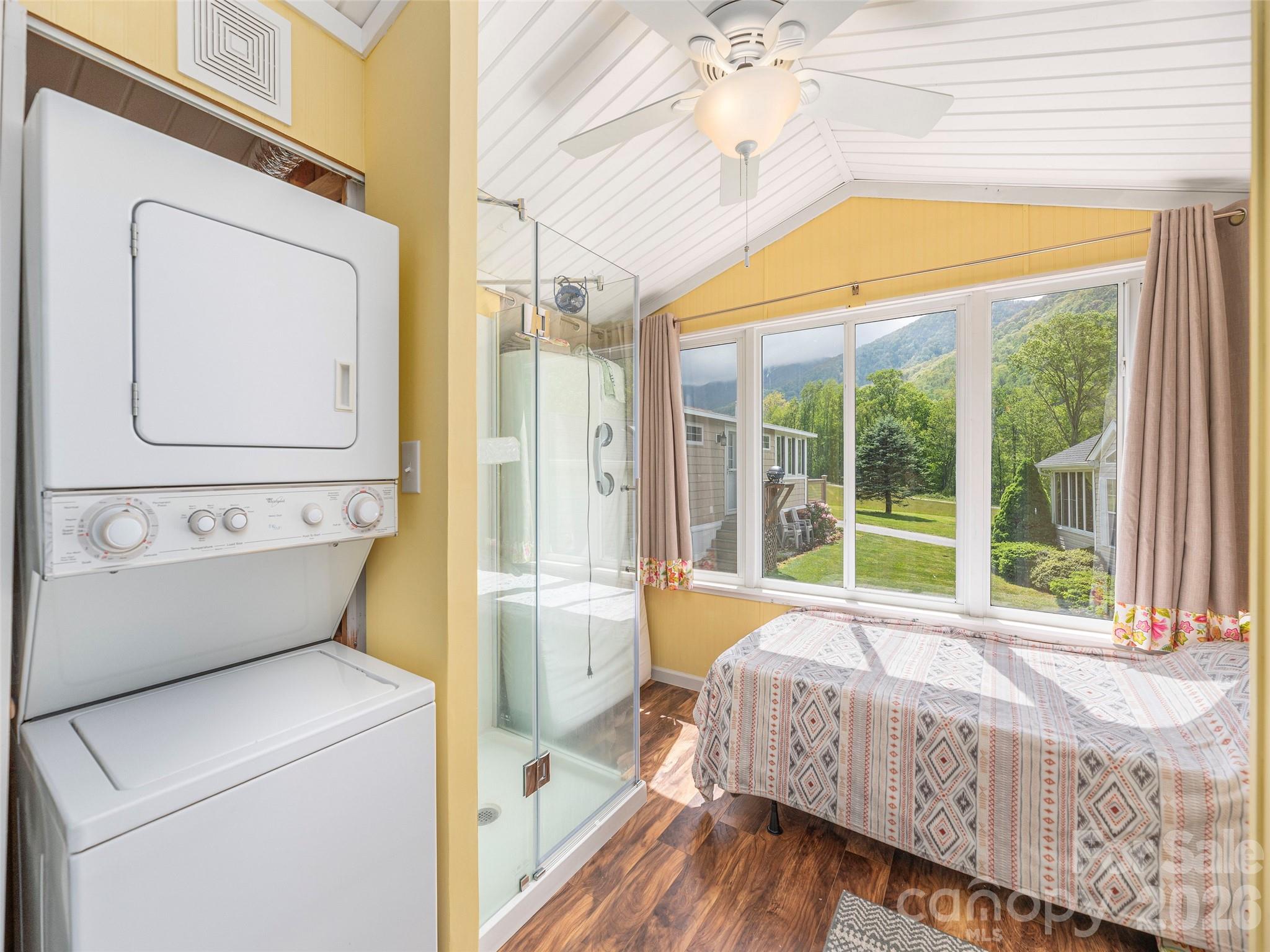 11 Valentine Drive — Maggie Valley