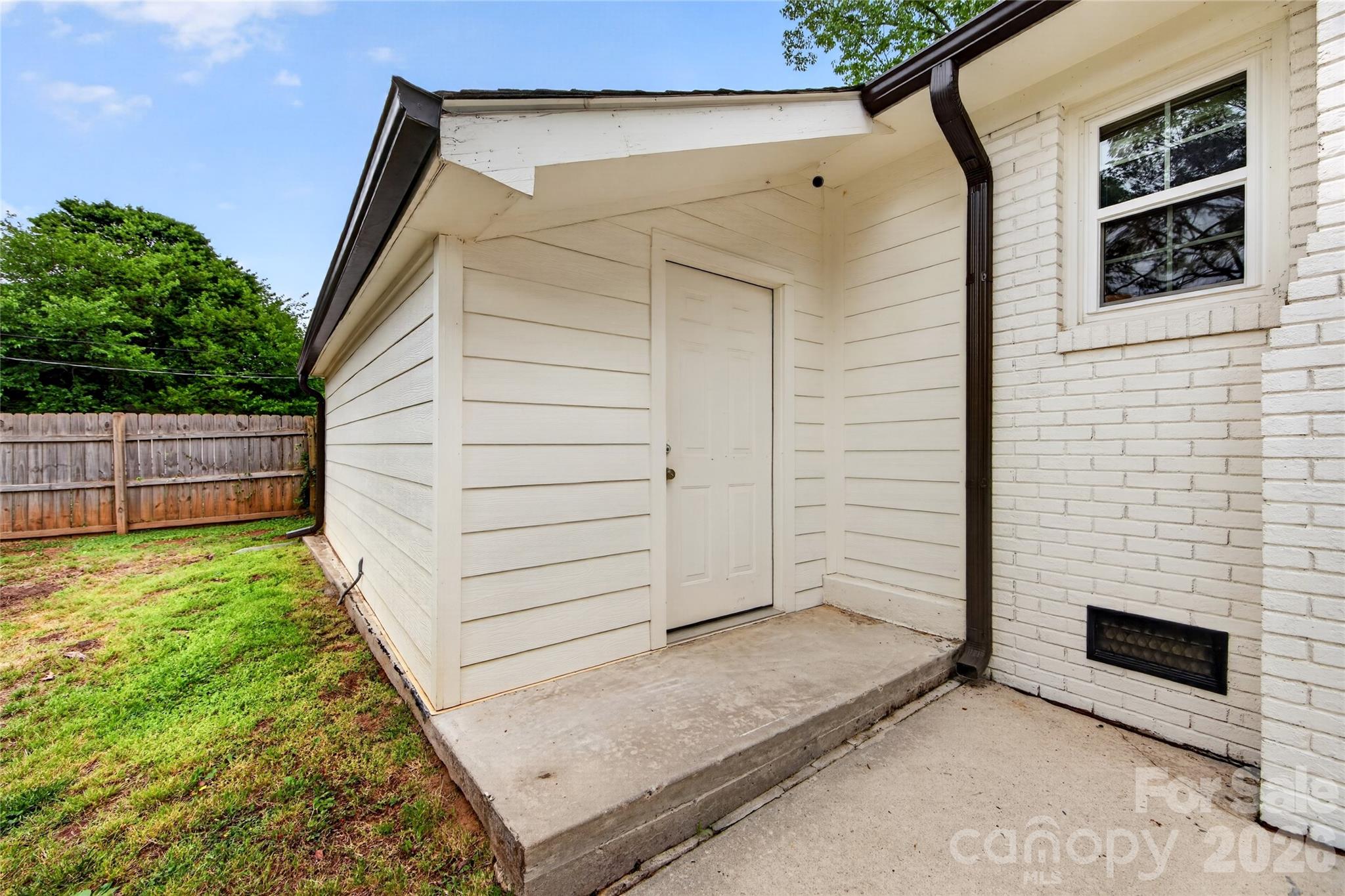 4023 Firethorne Road — Charlotte