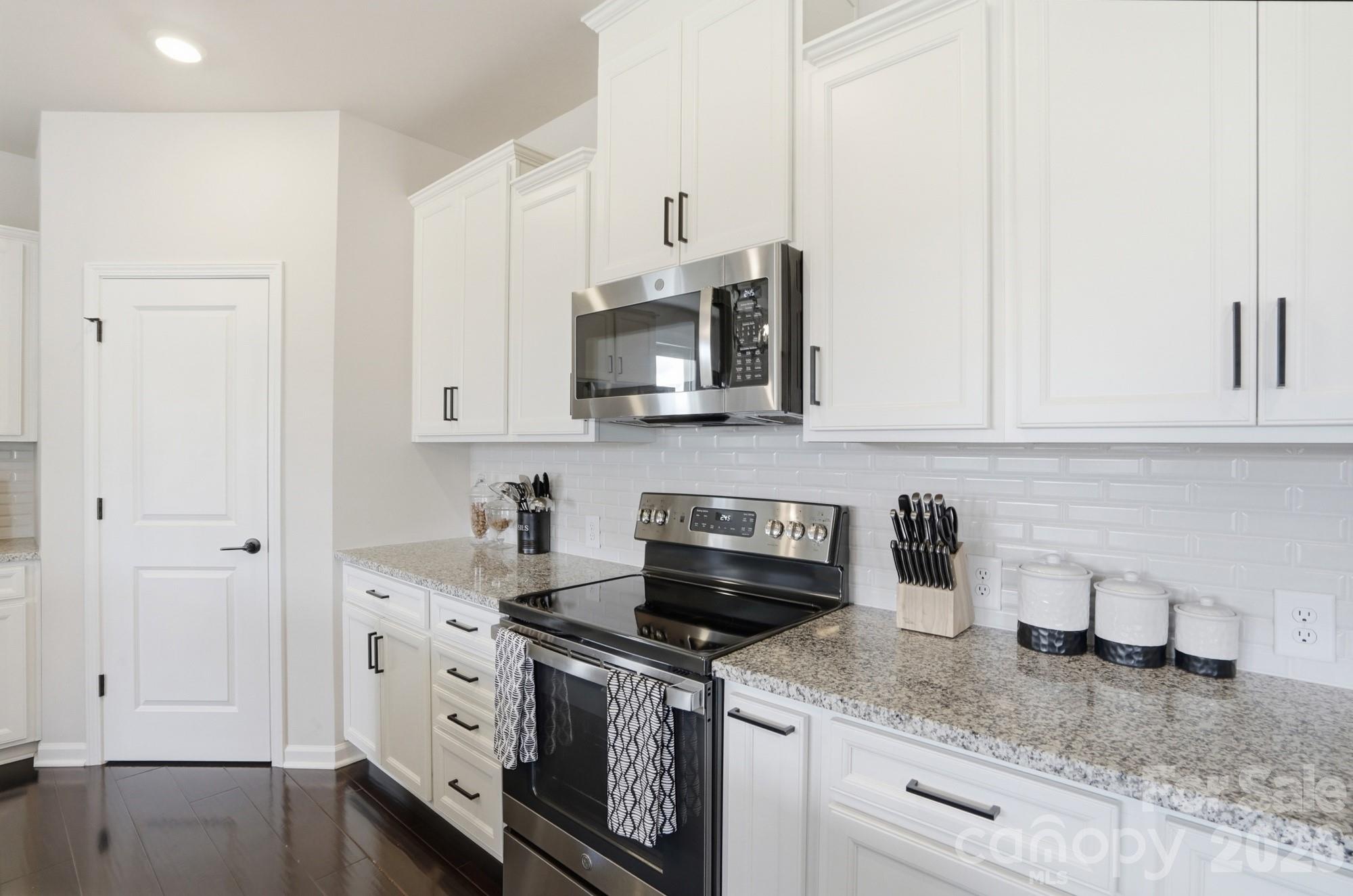 16043 River Tree Lane — Charlotte