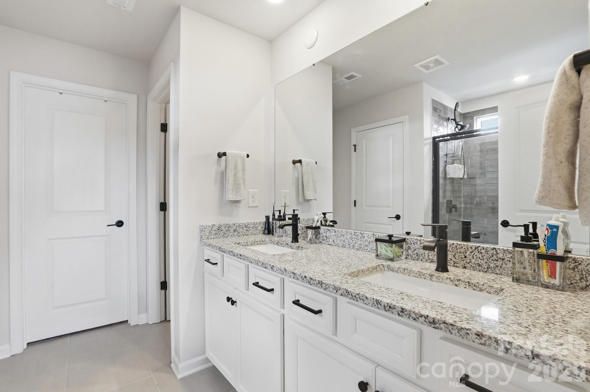 16043 River Tree Lane — Charlotte