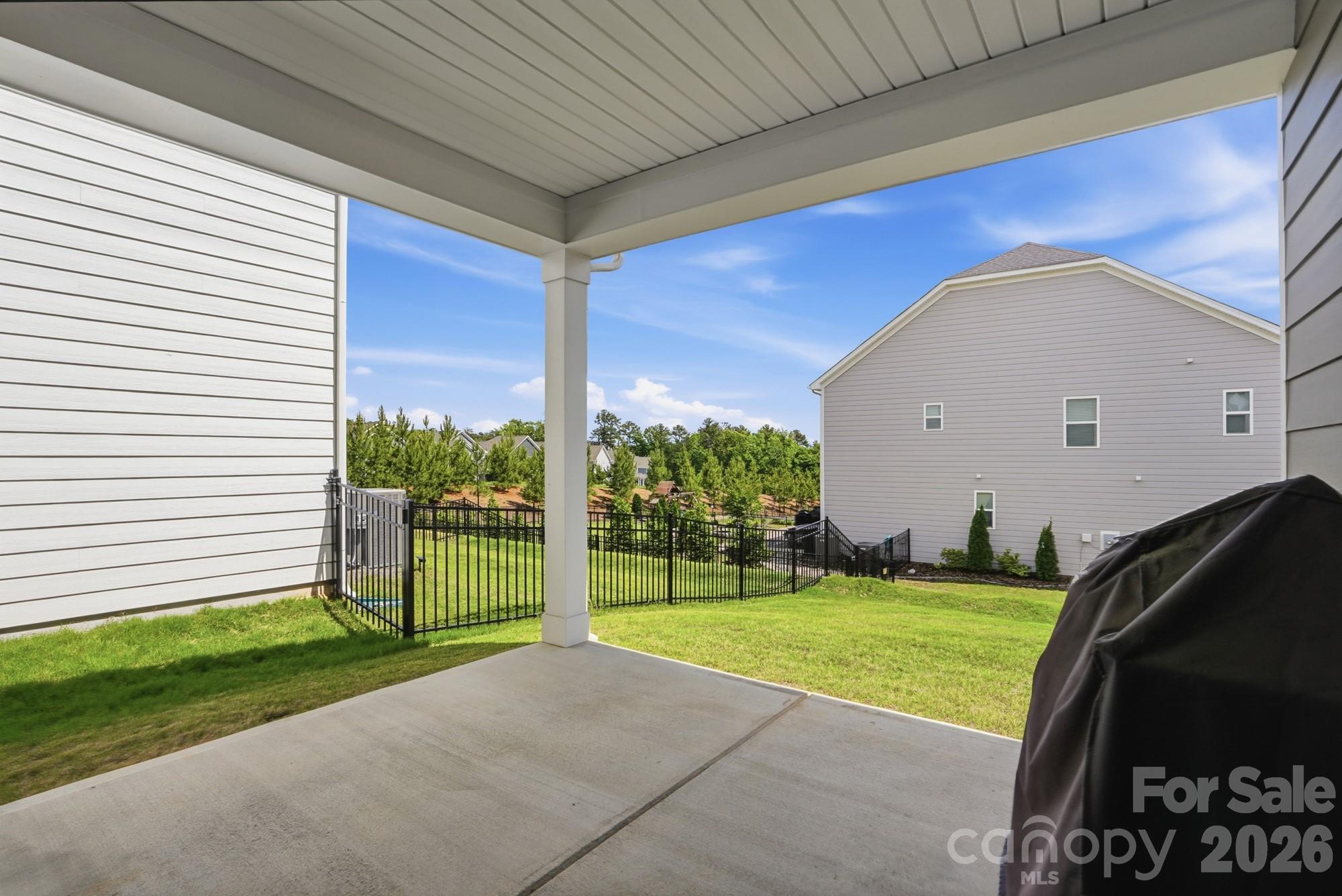 16043 River Tree Lane — Charlotte