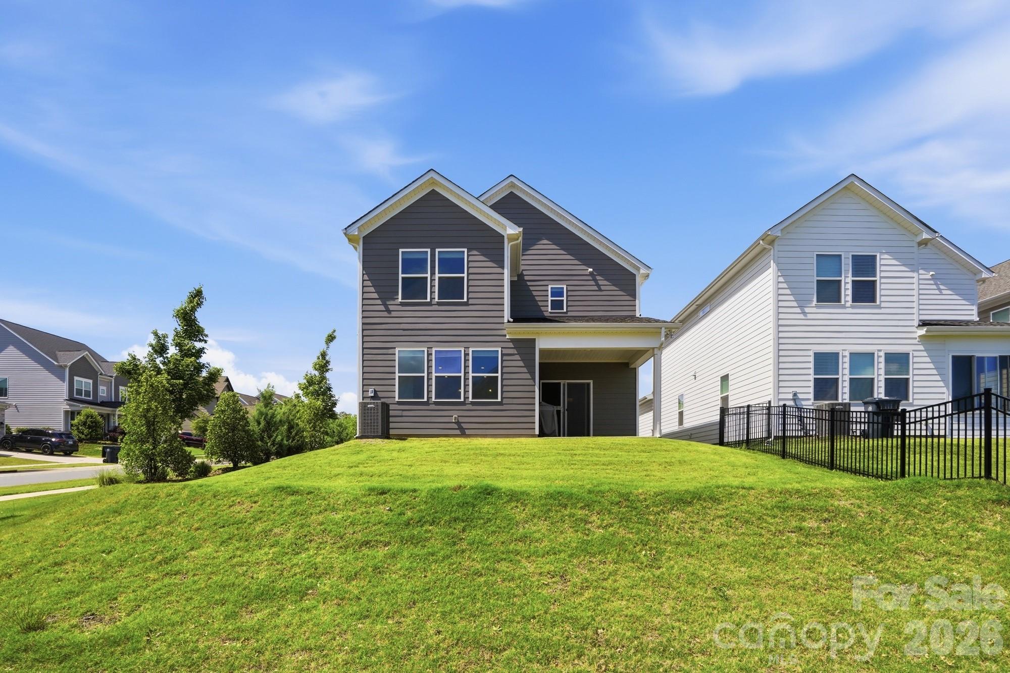 16043 River Tree Lane — Charlotte