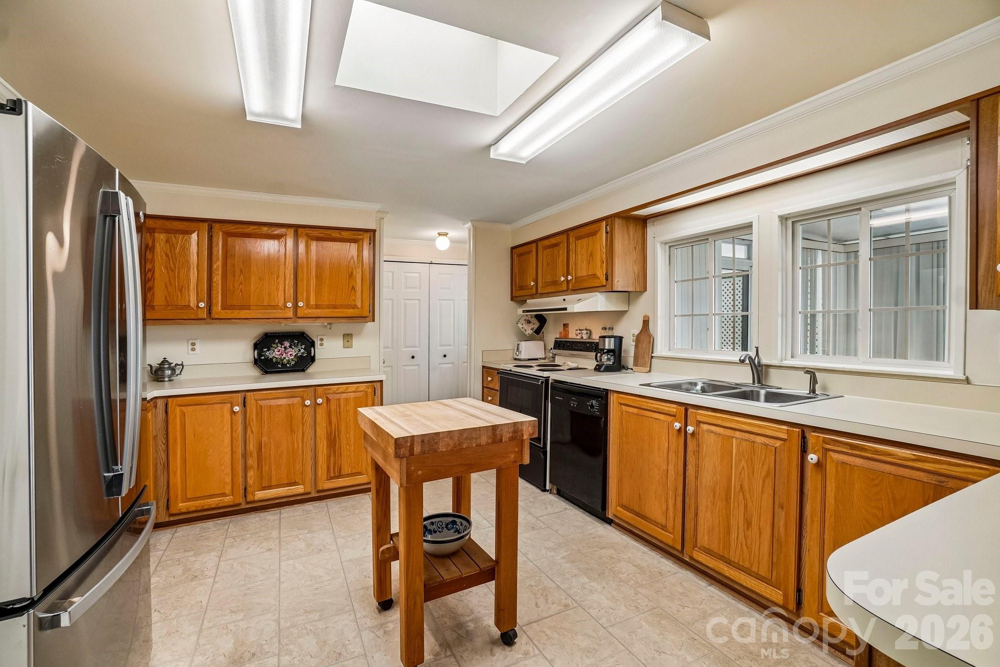 10 N June Lane — Hendersonville