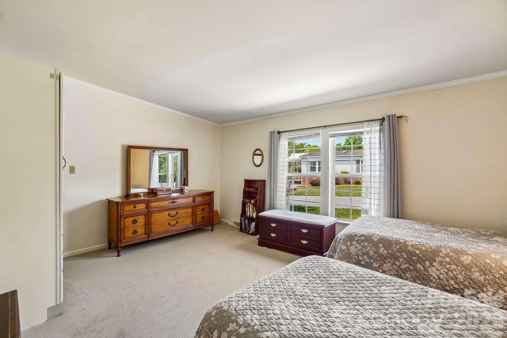 10 N June Lane — Hendersonville