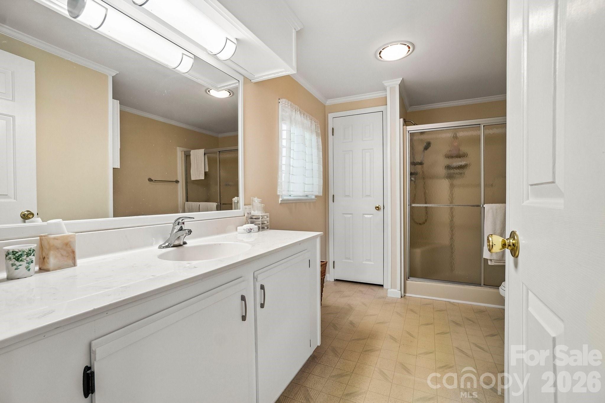 10 N June Lane — Hendersonville