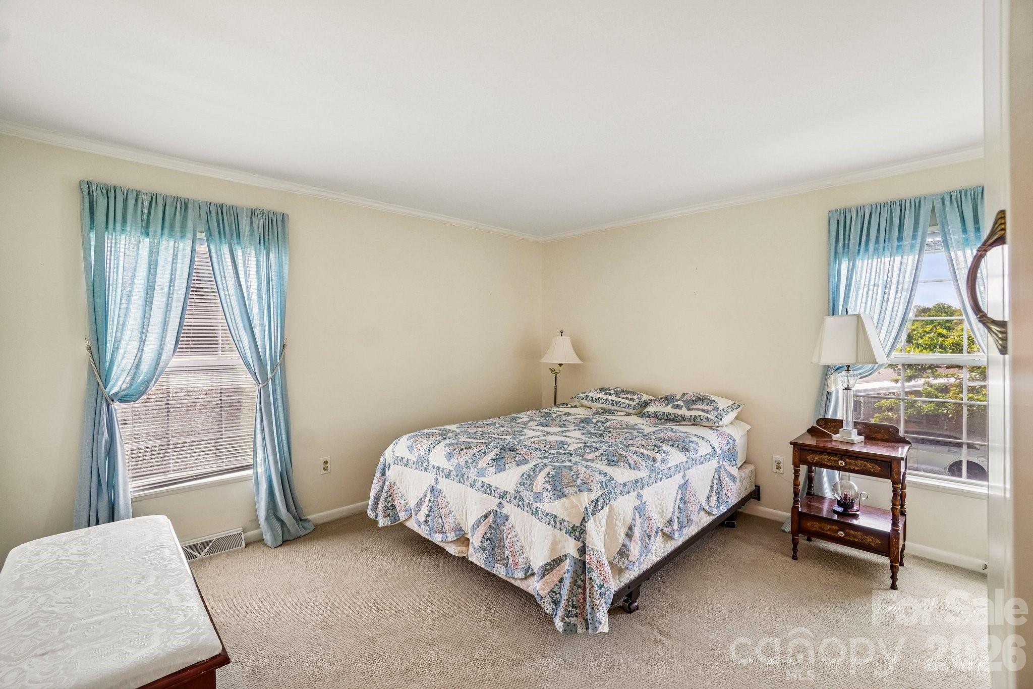 10 N June Lane — Hendersonville