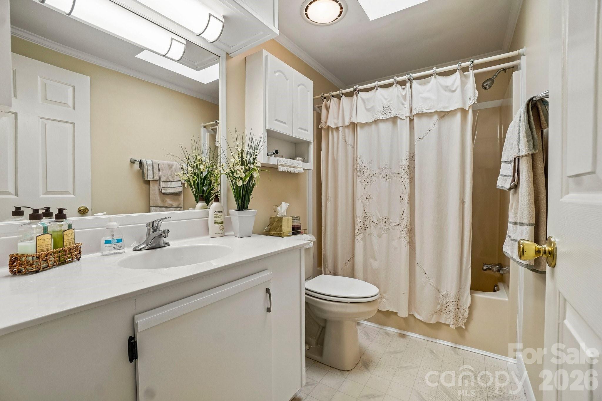 10 N June Lane — Hendersonville