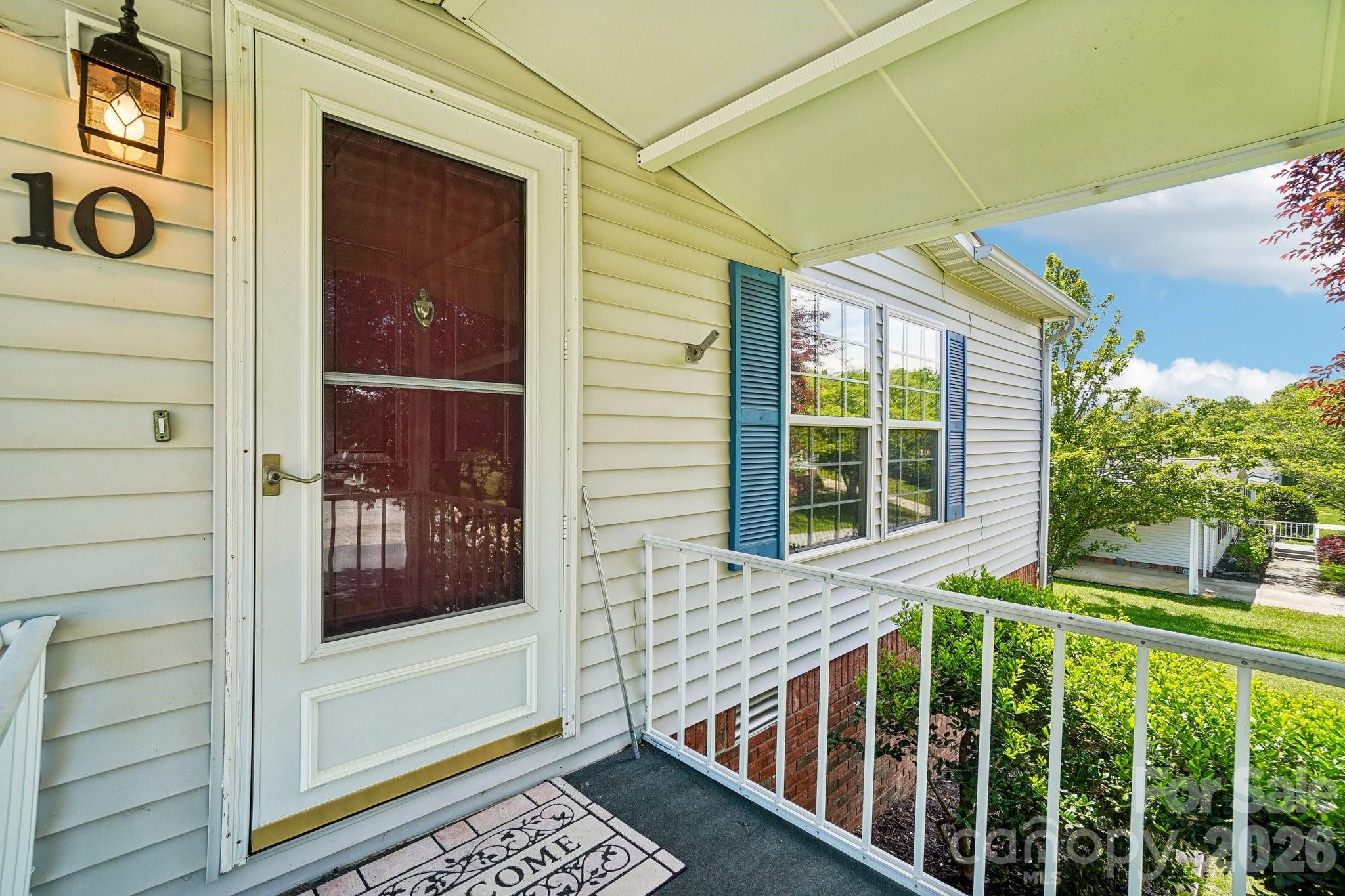 10 N June Lane — Hendersonville