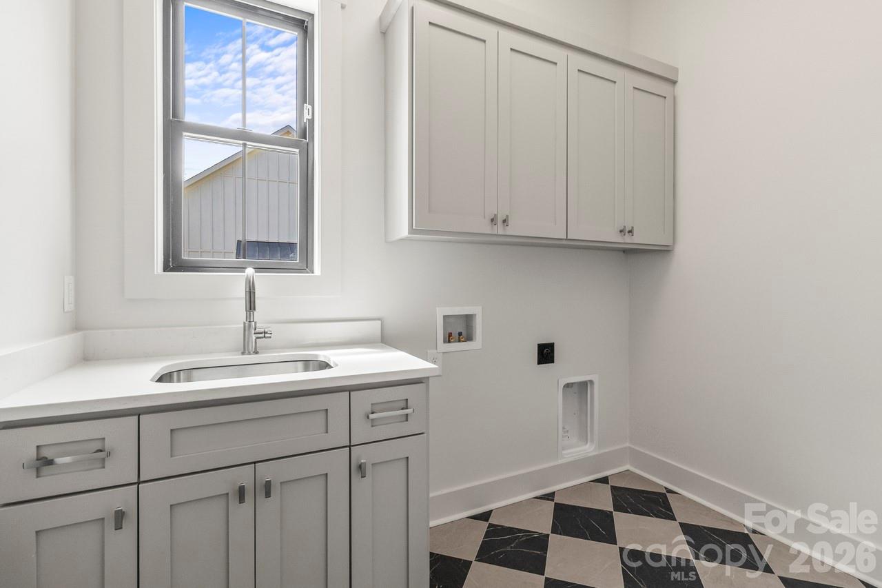 2373 Lee Lawing Road — Lincolnton