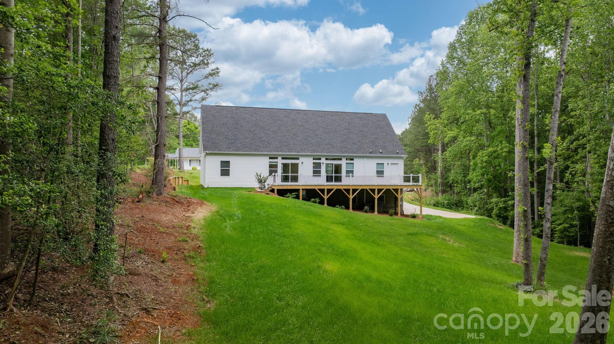 7006 Waterfront Place — Granite Falls